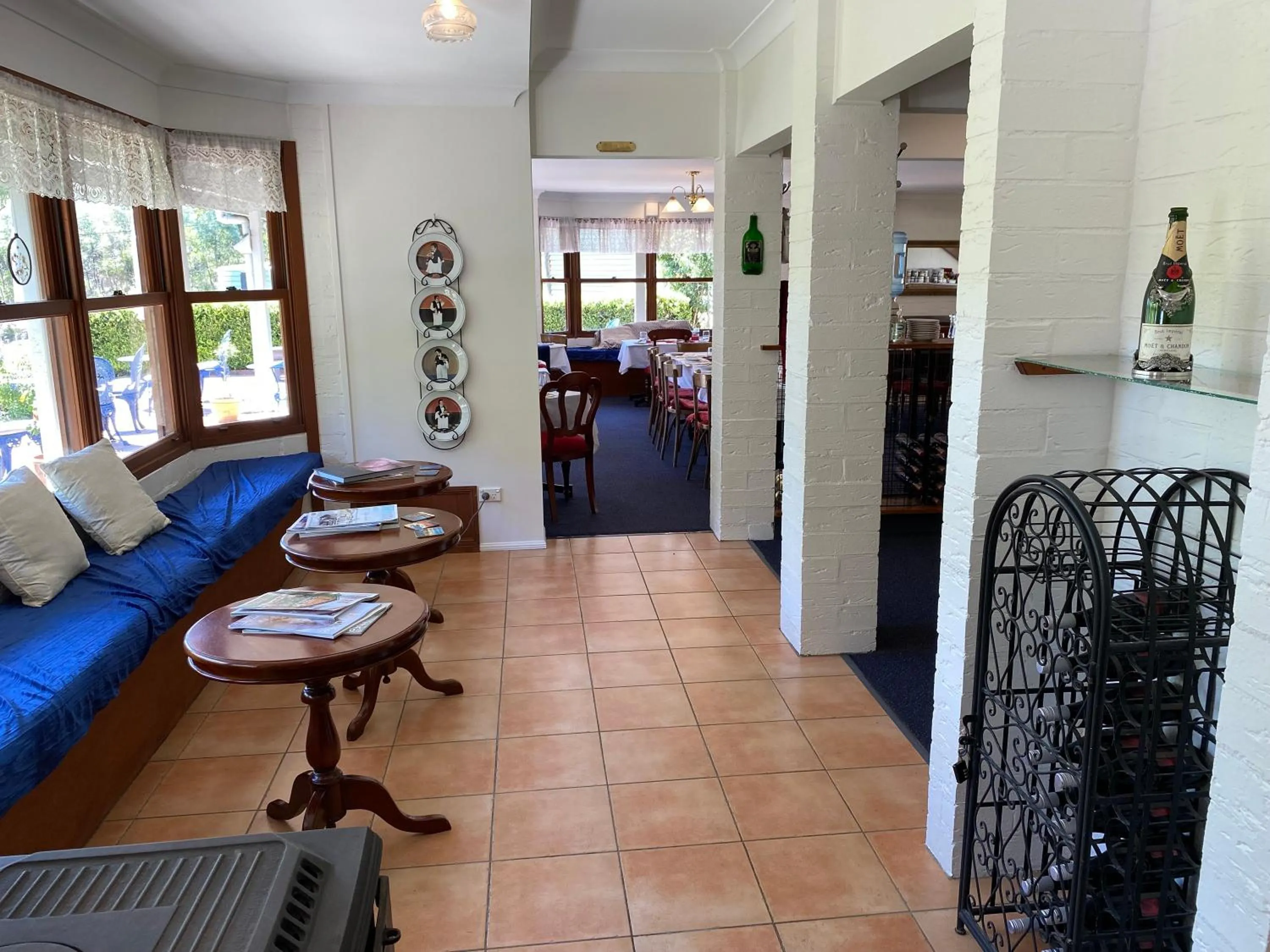 Restaurant/places to eat in Girraween Country Inn