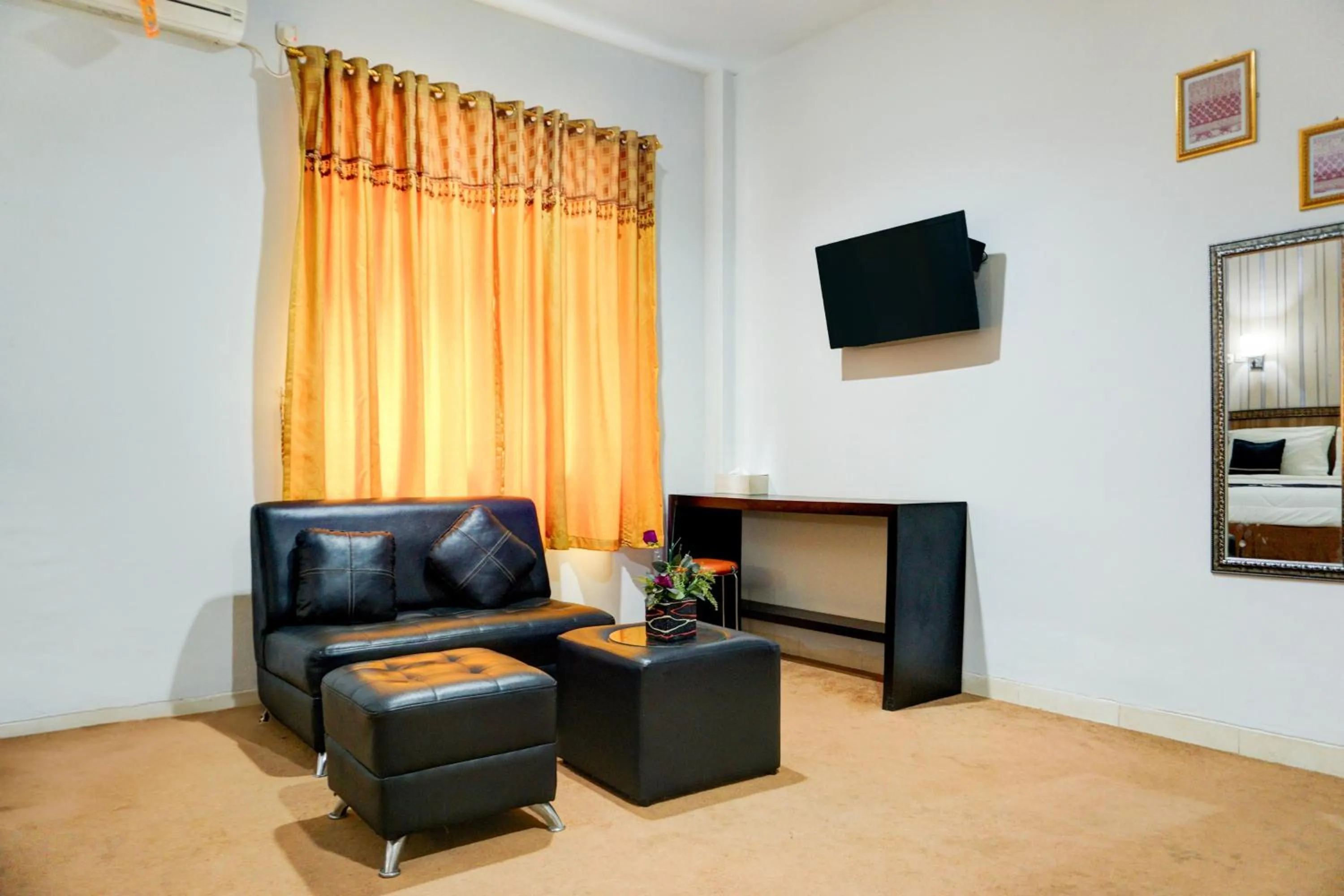 Bedroom in Collection O R.Sukamto Near Palembang Trade Center Mall