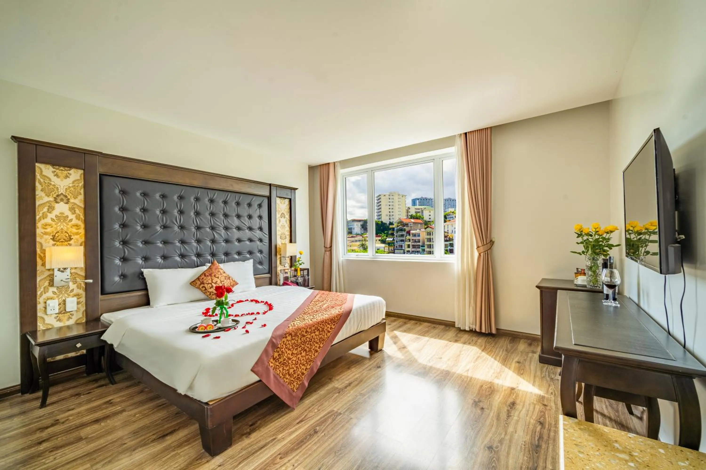 Bed in Ha Long Park Hotel