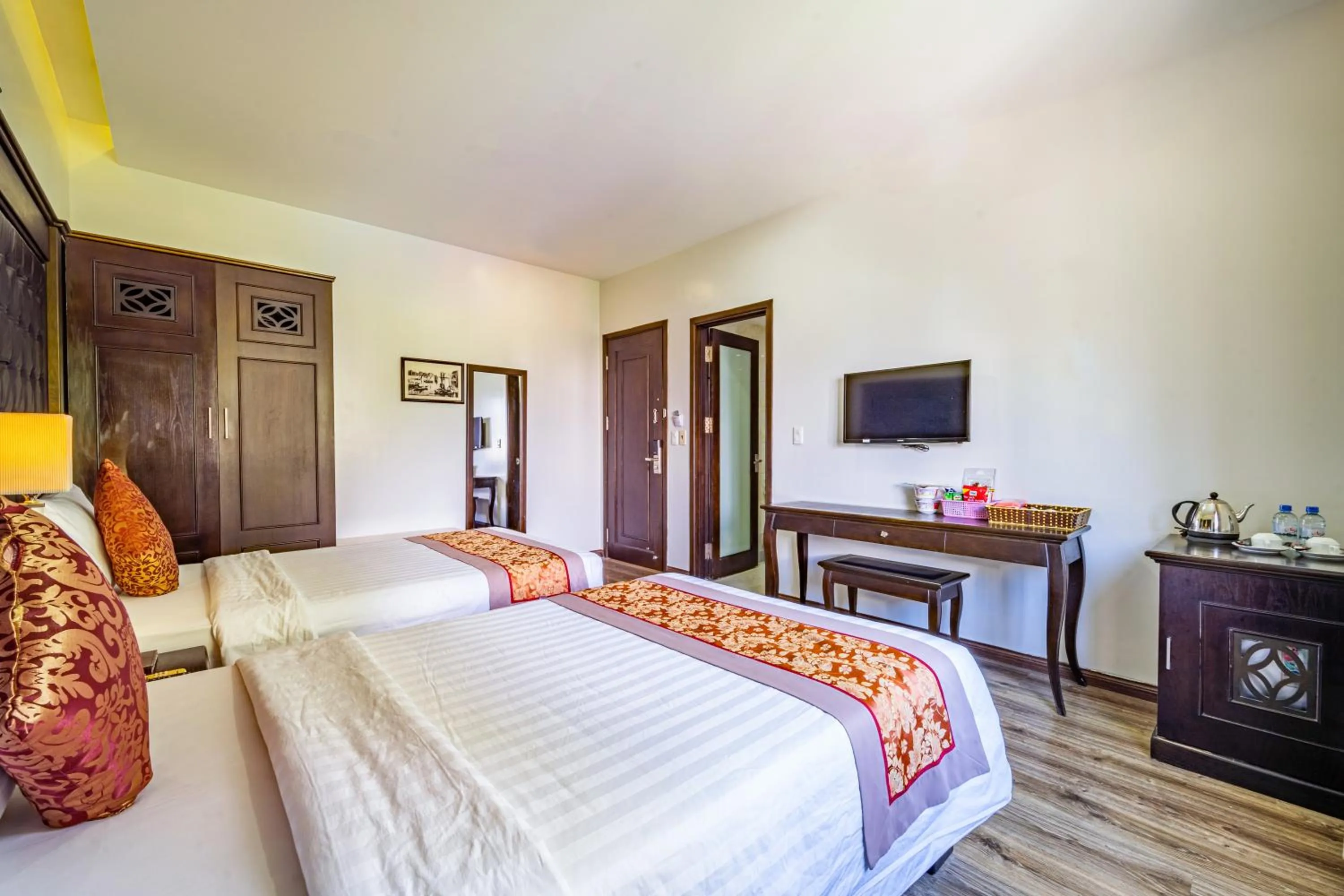 Bed in Ha Long Park Hotel