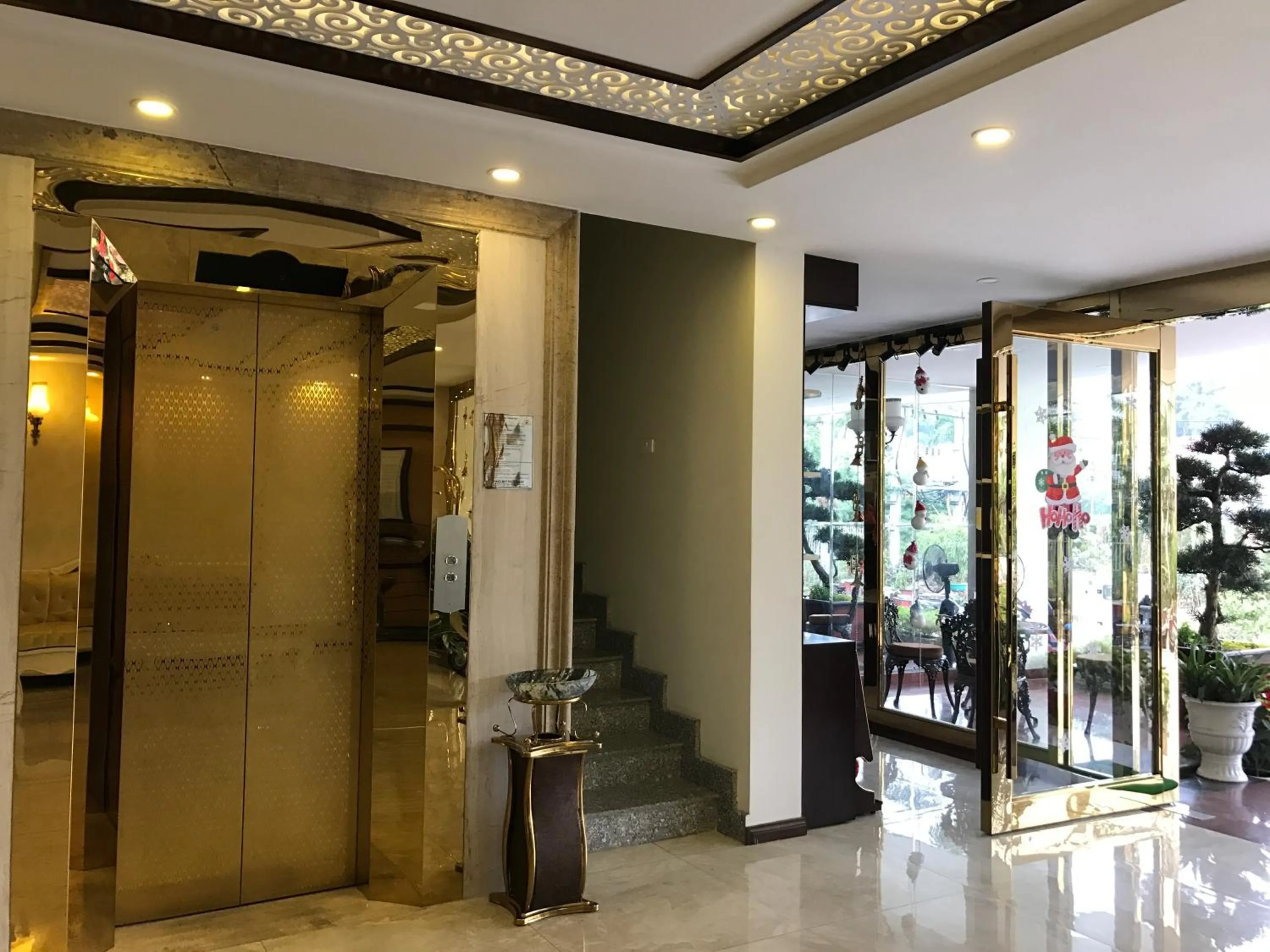 Area and facilities in Ha Long Park Hotel