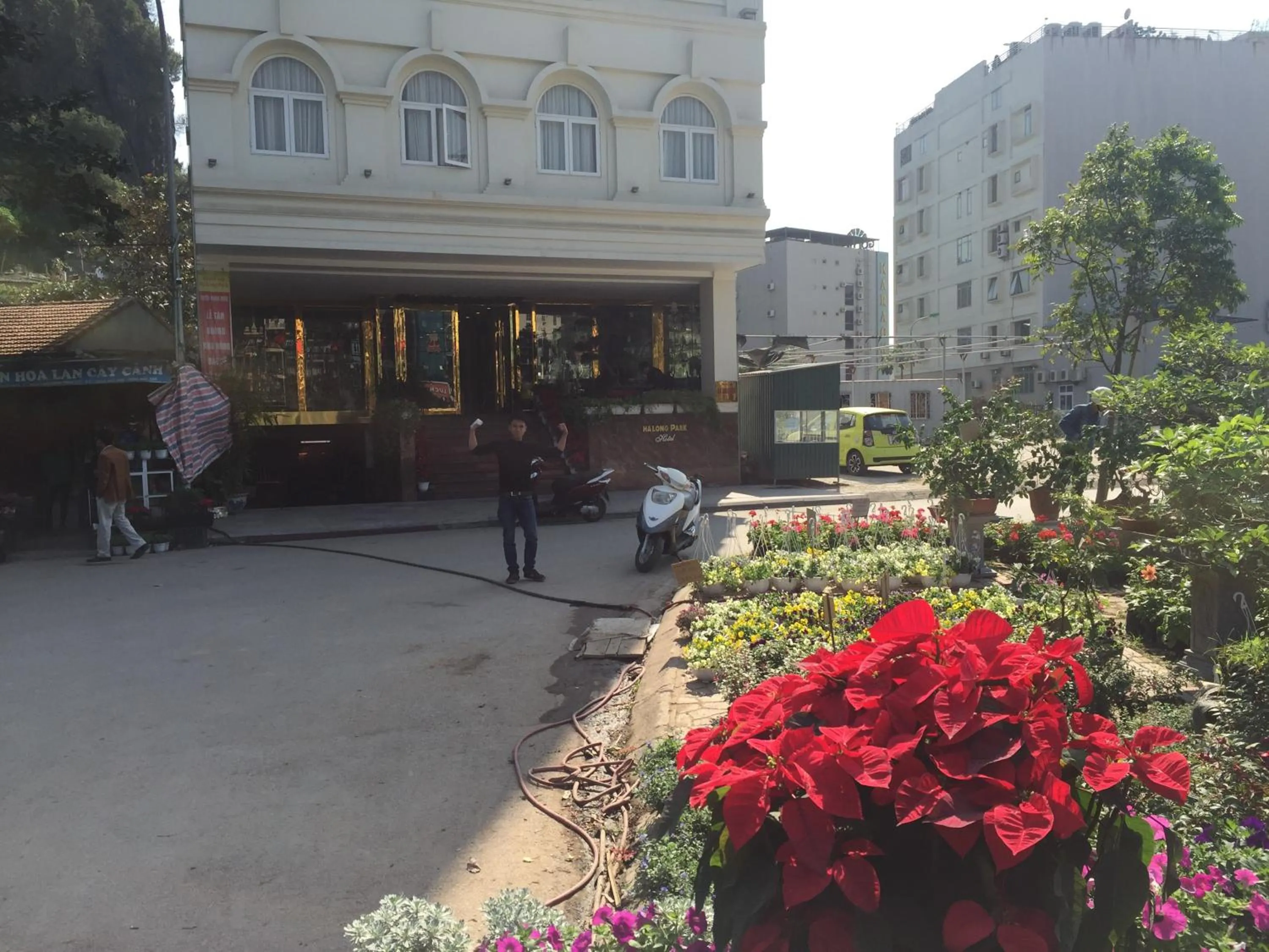 Property building in Ha Long Park Hotel