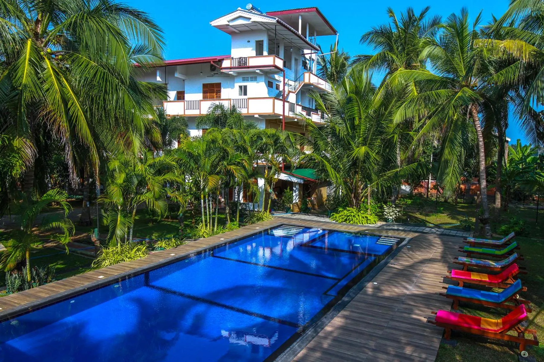 Swimming pool in Hotel Nilketha Yala Tissamaharama