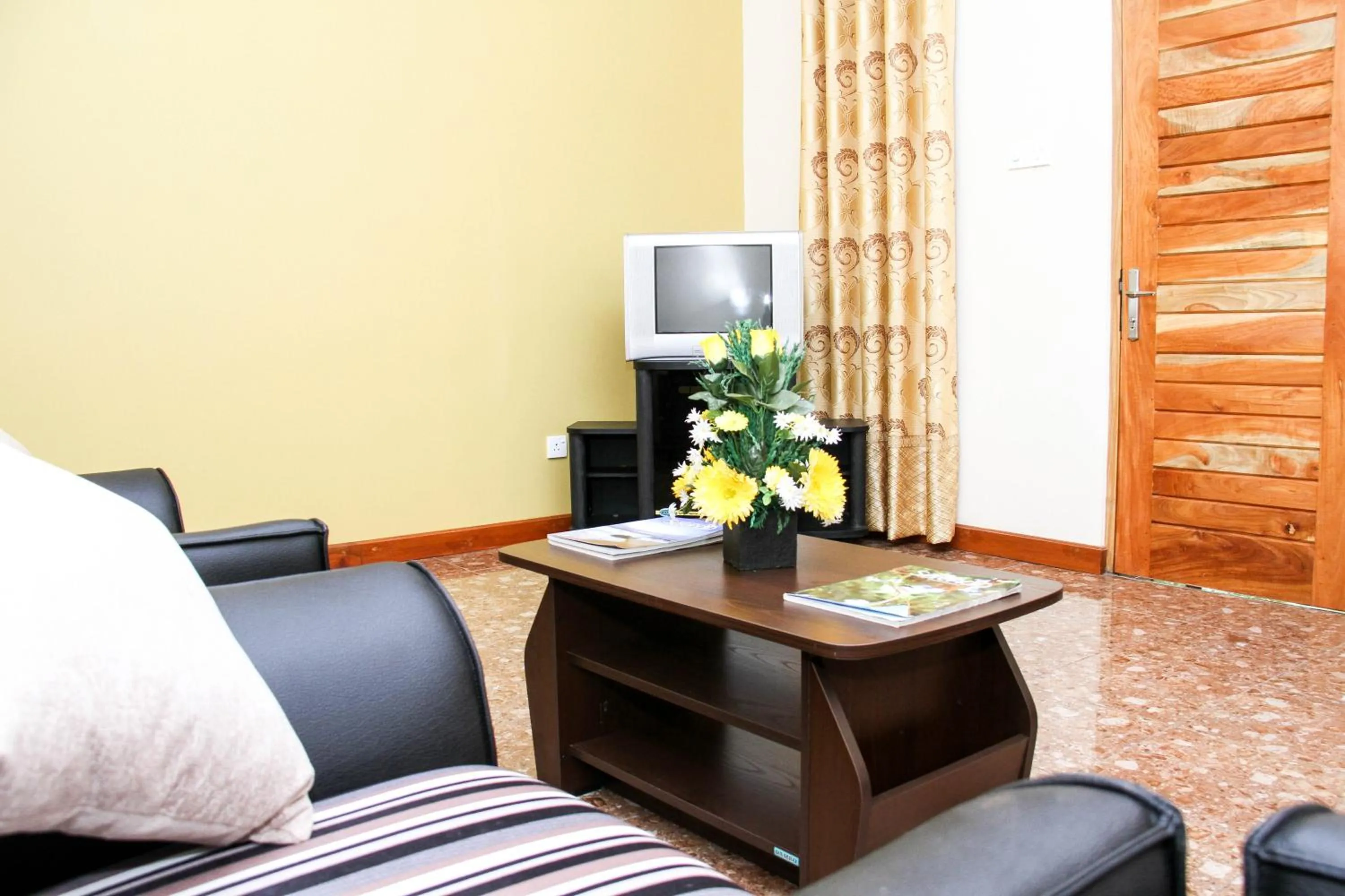 Living room in Hotel Nilketha Yala Tissamaharama