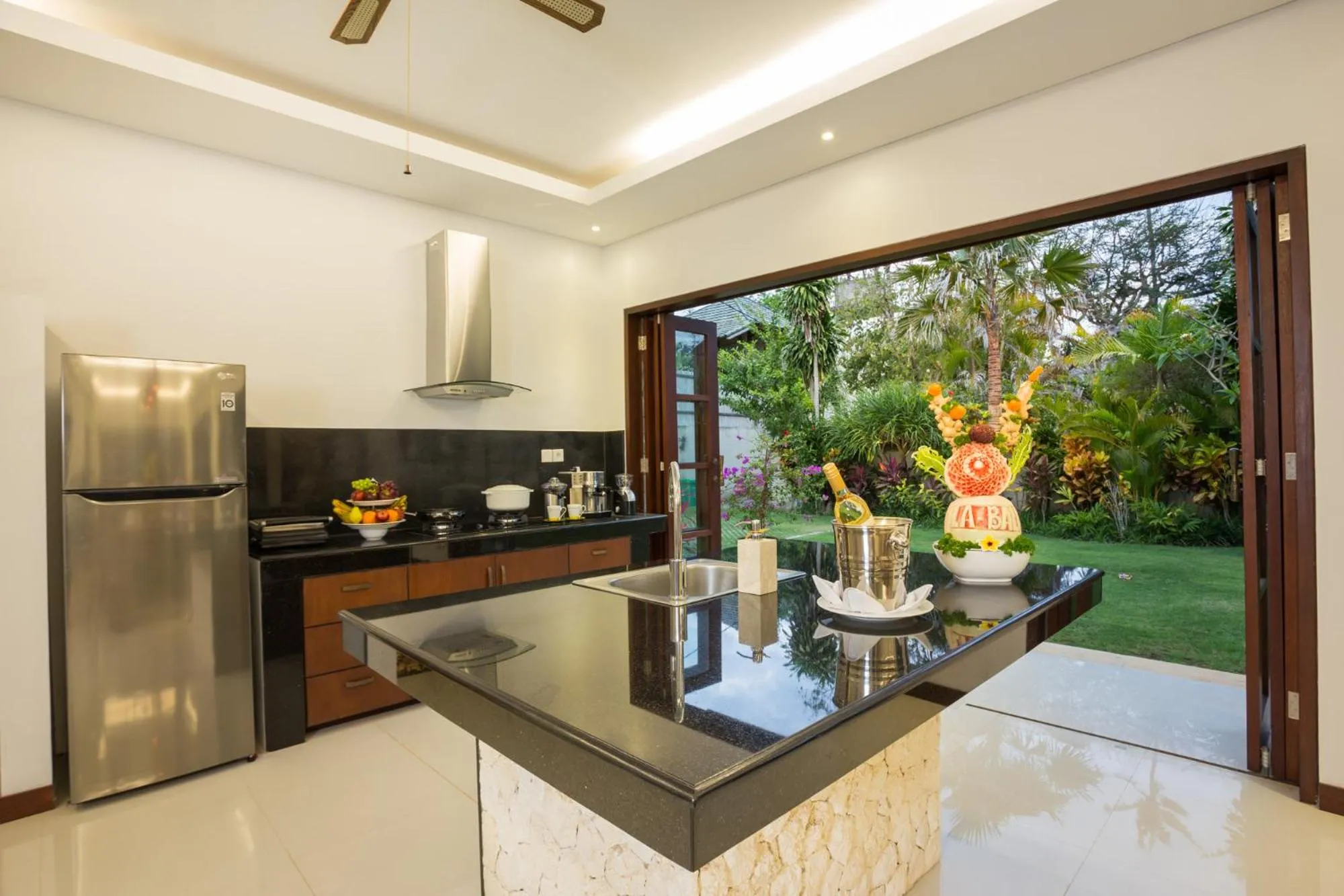 Kitchen or kitchenette in La Bali Sanur
