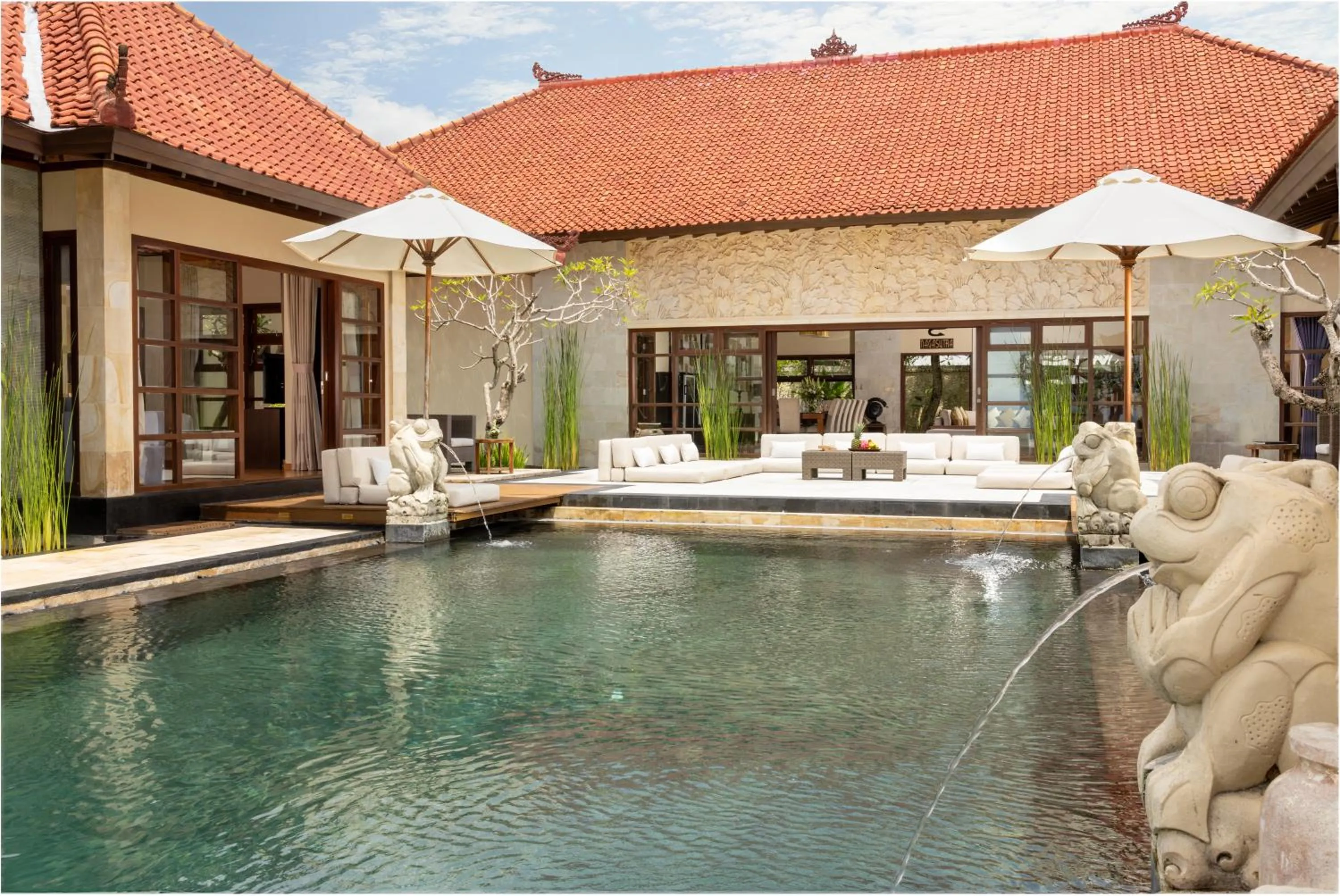 Swimming pool in Nagasutra Villa by Nakula