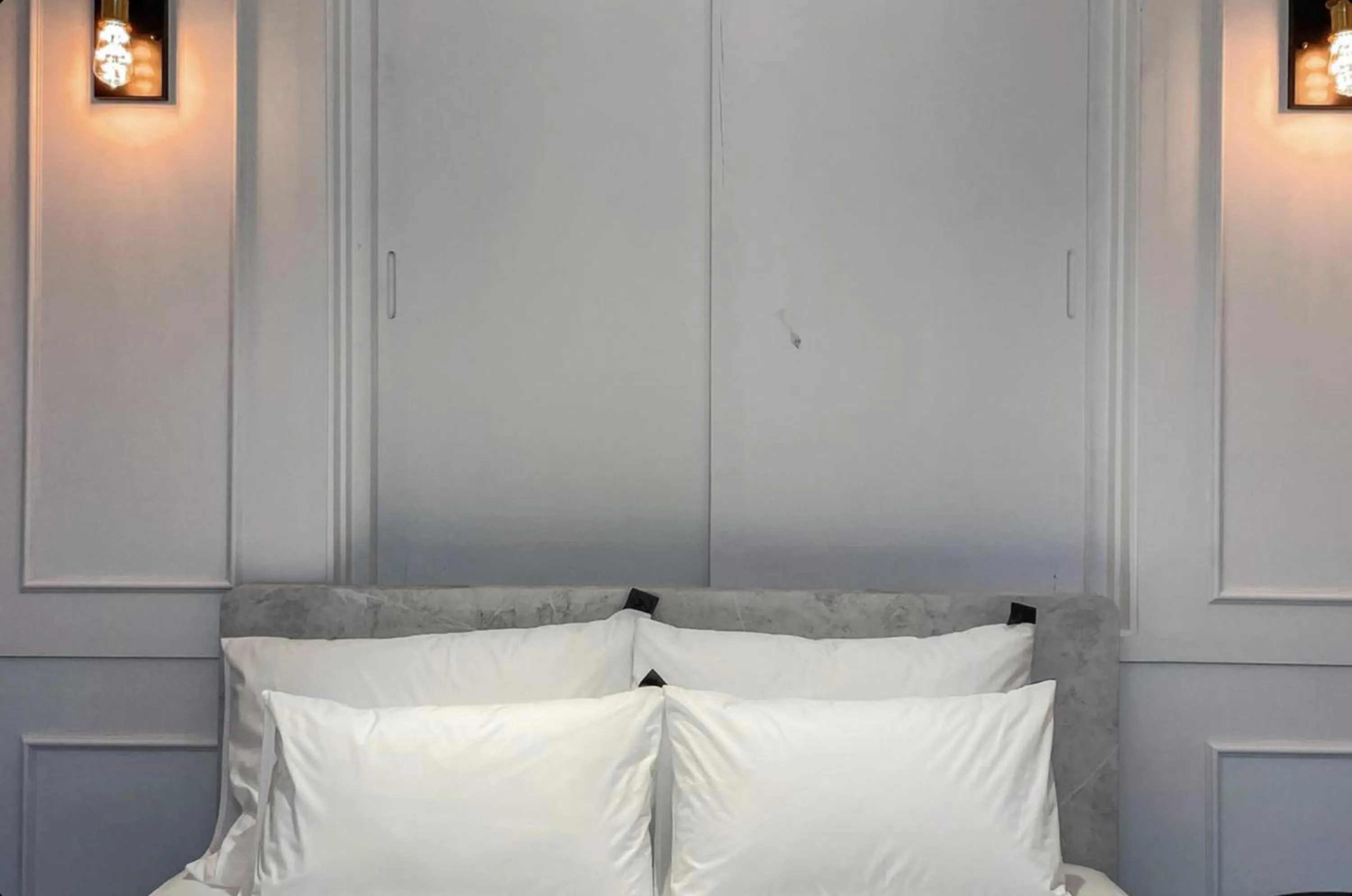 Bed in Gunsan Reborn Hotel