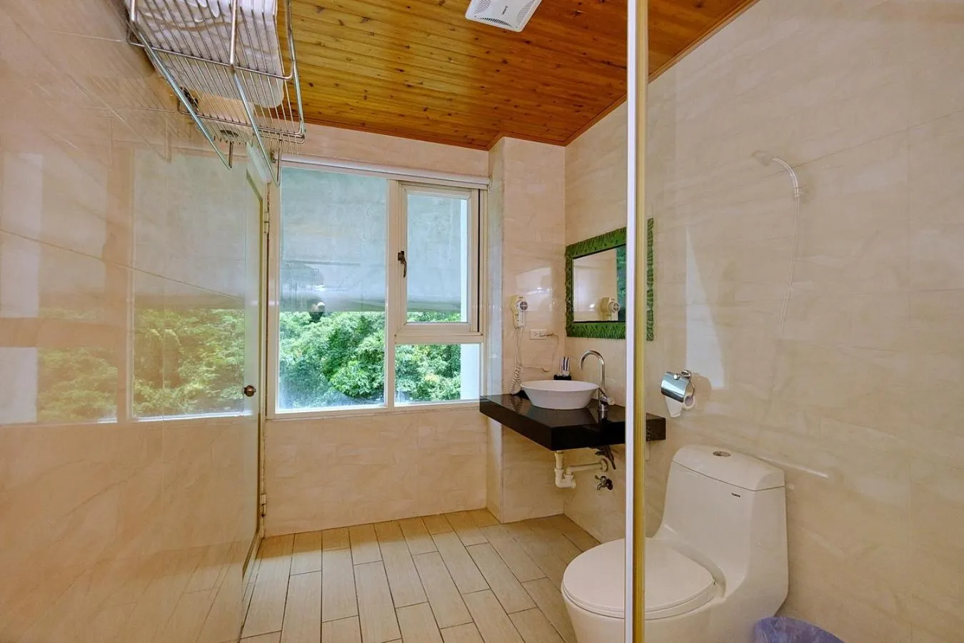 Shower in 七星潭海灣民宿-附電梯-車位-充電樁