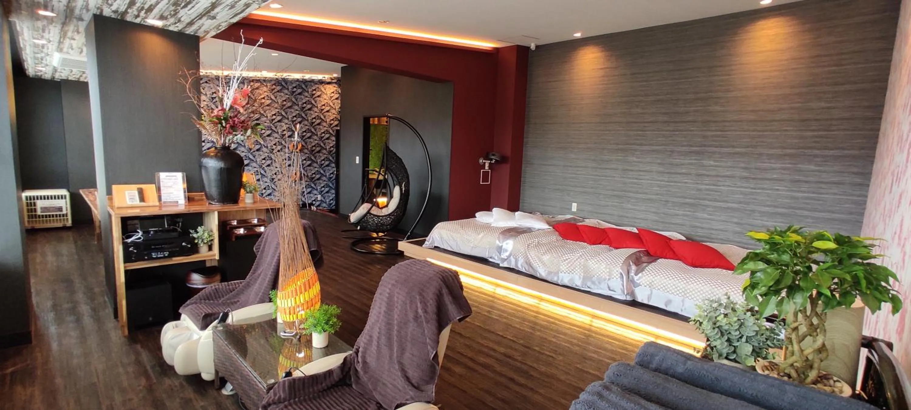 Hakone Gora Guam Dog