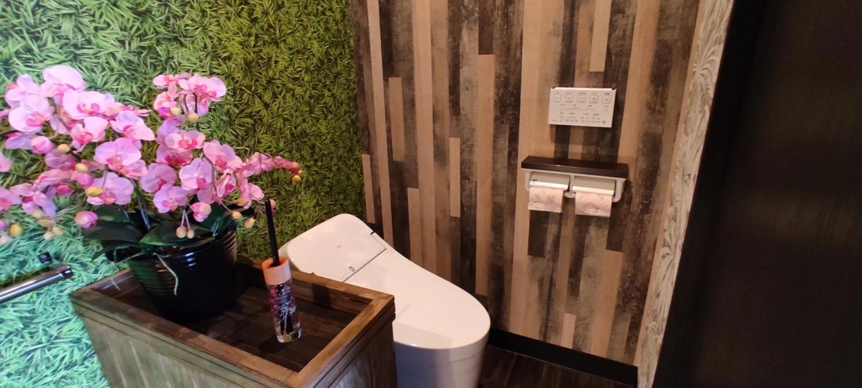 Hakone Gora Guam Dog