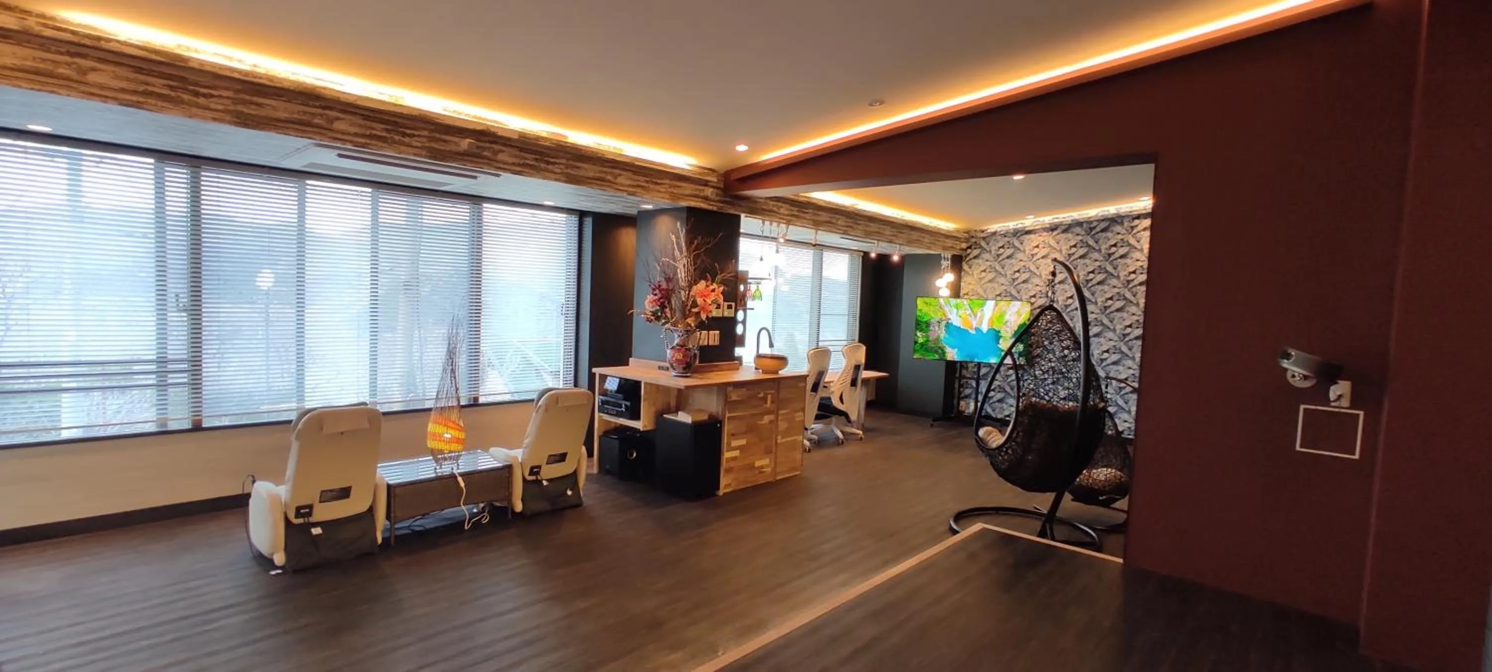 Hakone Gora Guam Dog