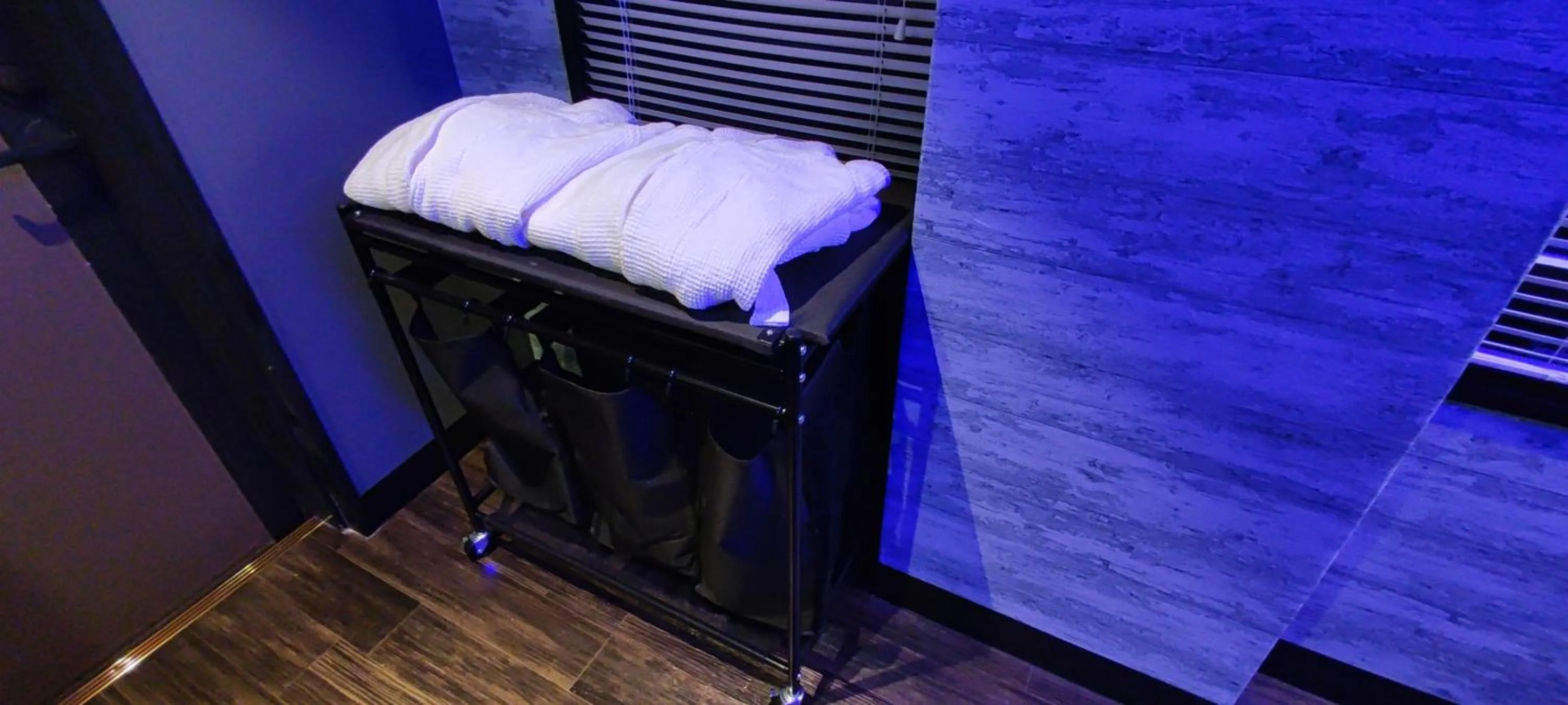 Hakone Gora Guam Dog