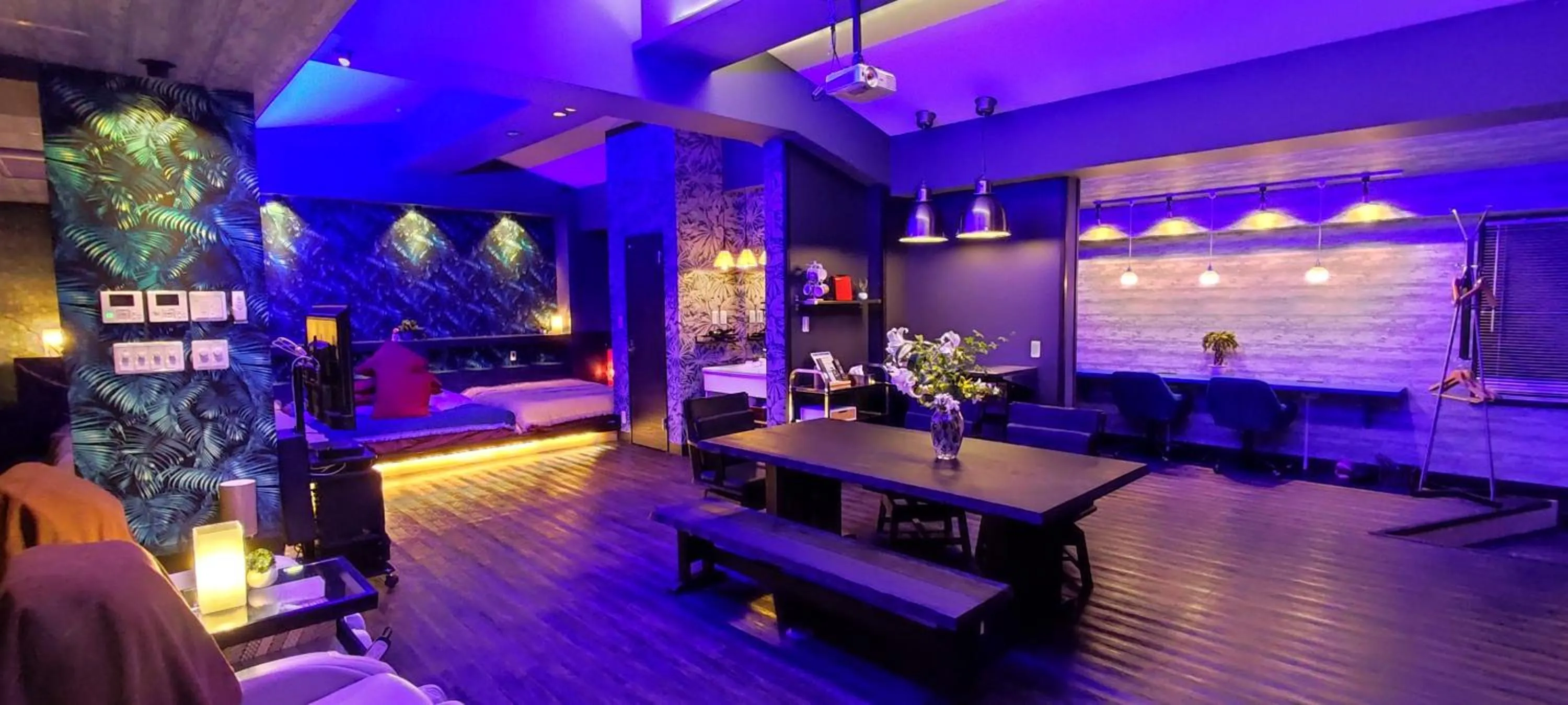 Hakone Gora Guam Dog