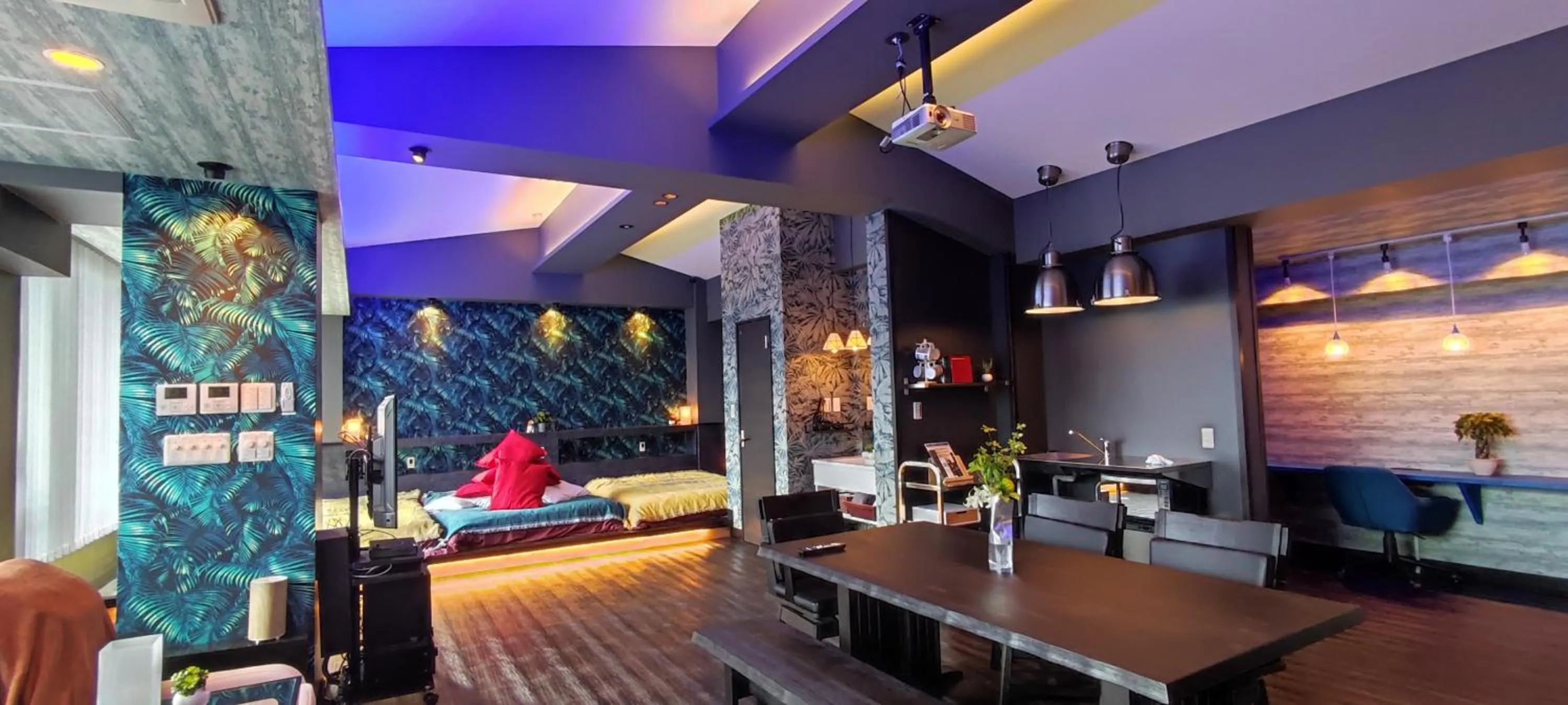 Coffee/tea facilities in Hakone Gora Guam Dog