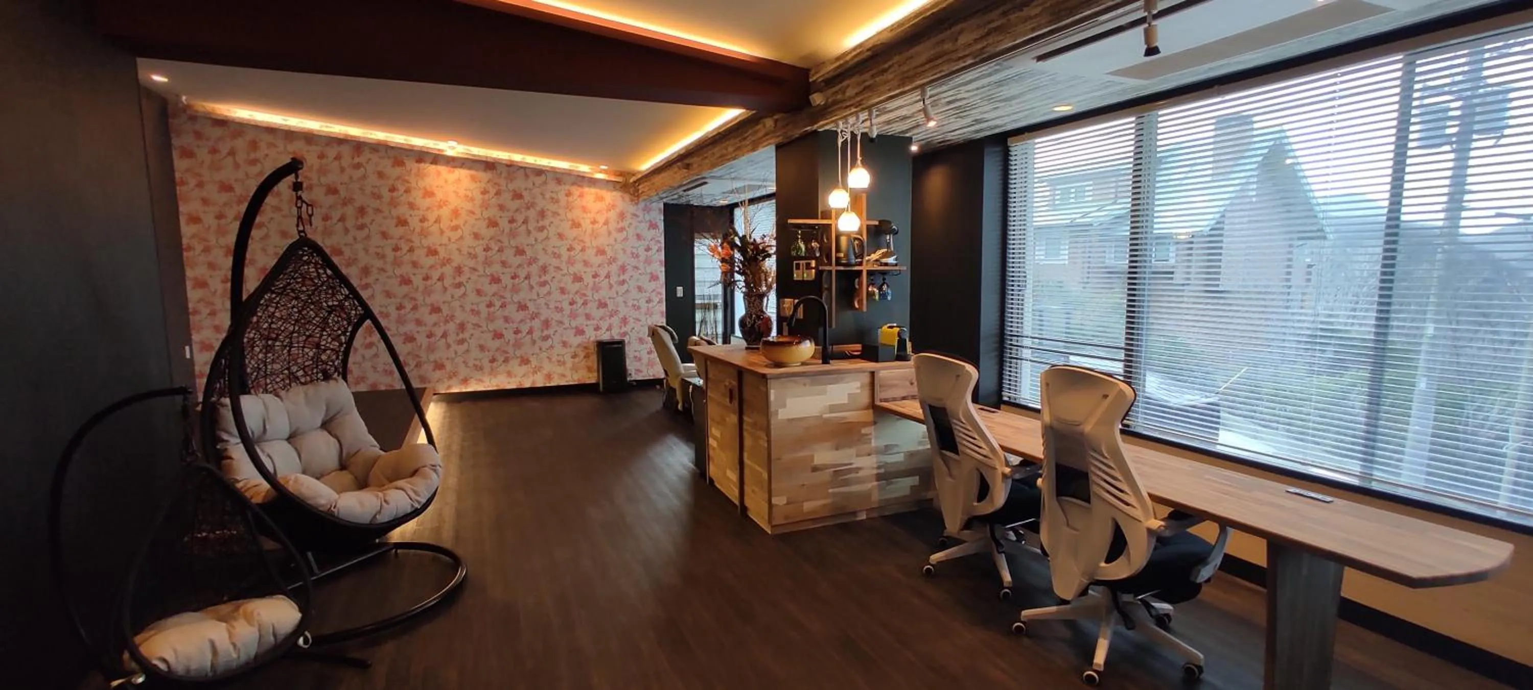 Hakone Gora Guam Dog