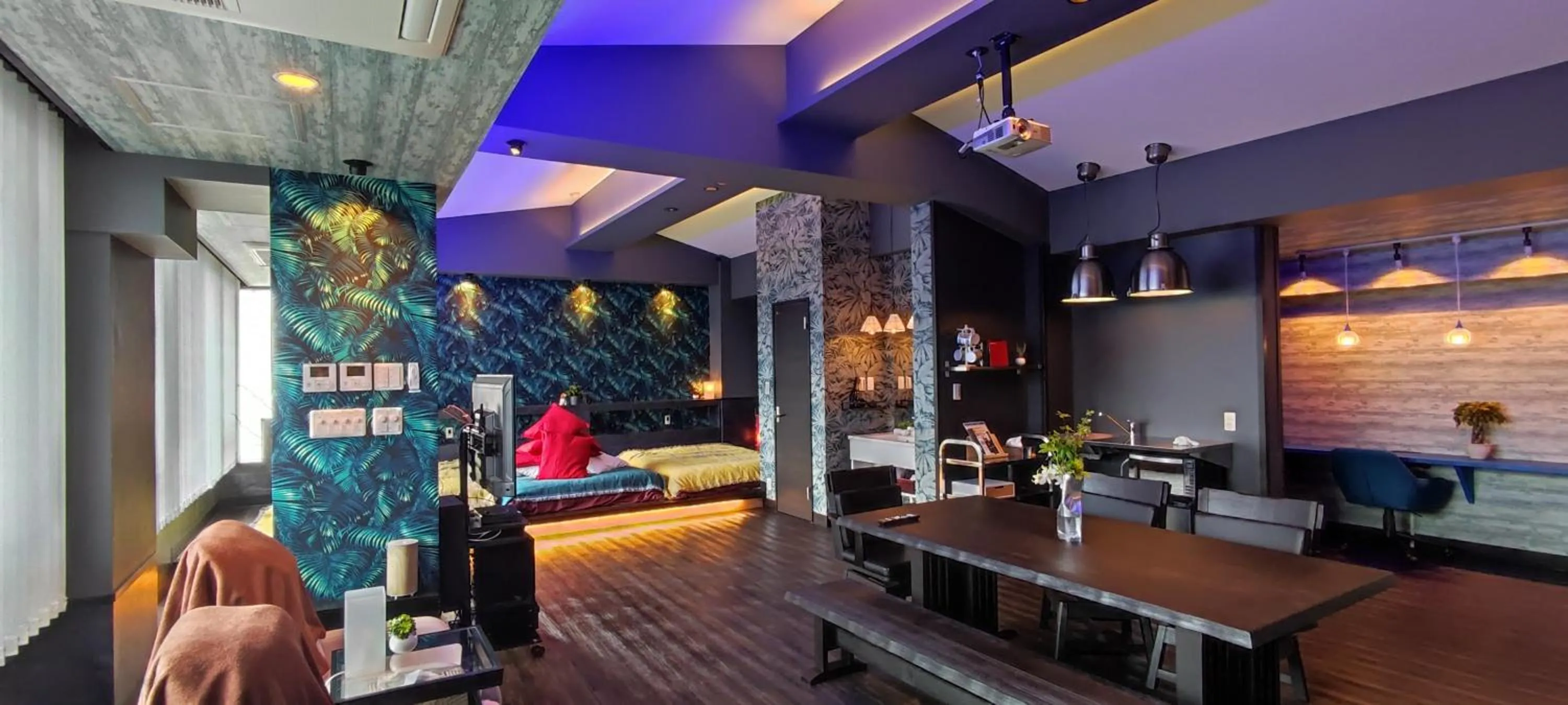 Hakone Gora Guam Dog