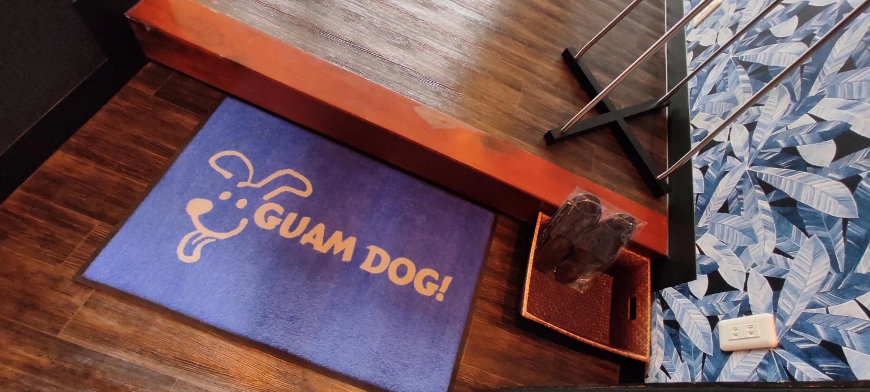 Hakone Gora Guam Dog