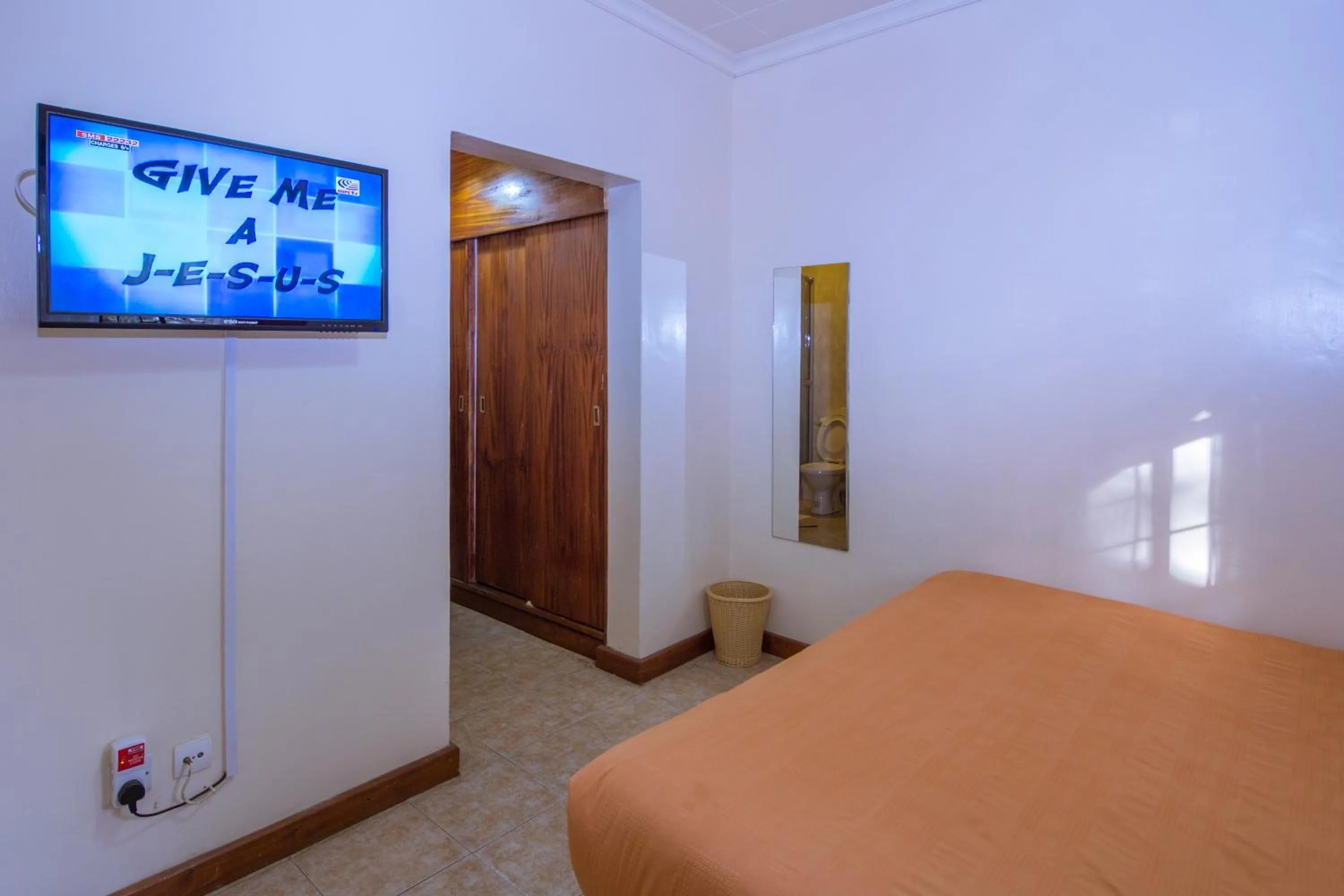 Bedroom, Bed in Chak Guesthouse & Conference Center