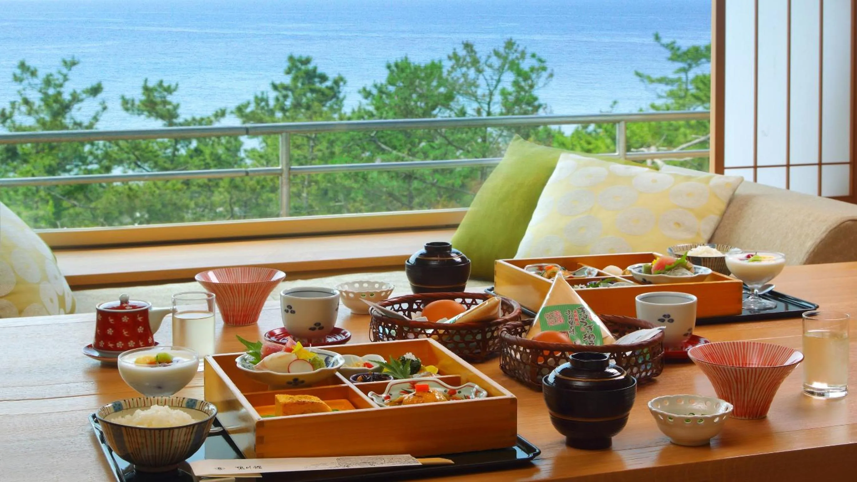 Breakfast in Kamogawakan