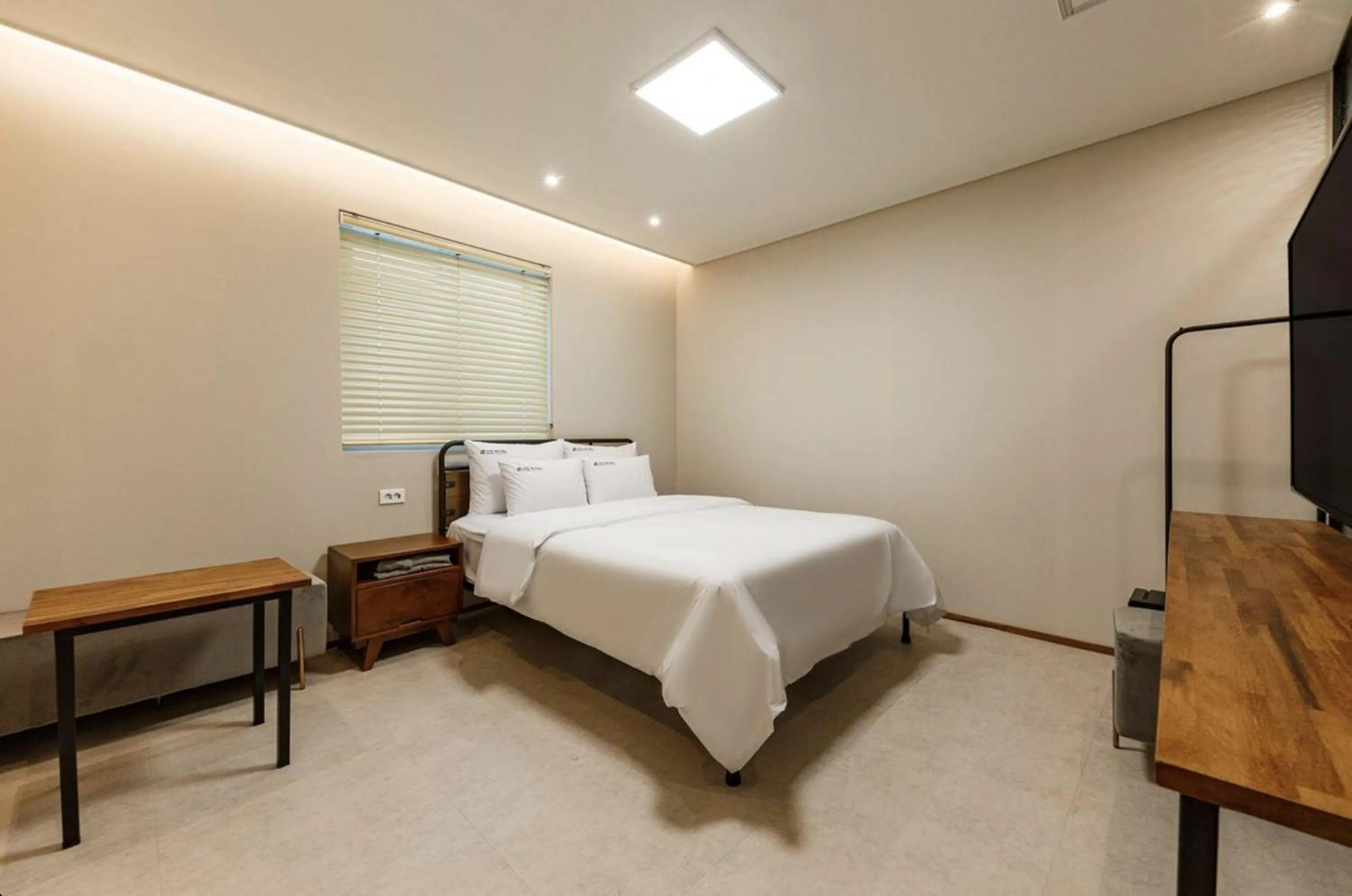 Bed in Gunsan LAONHAJE