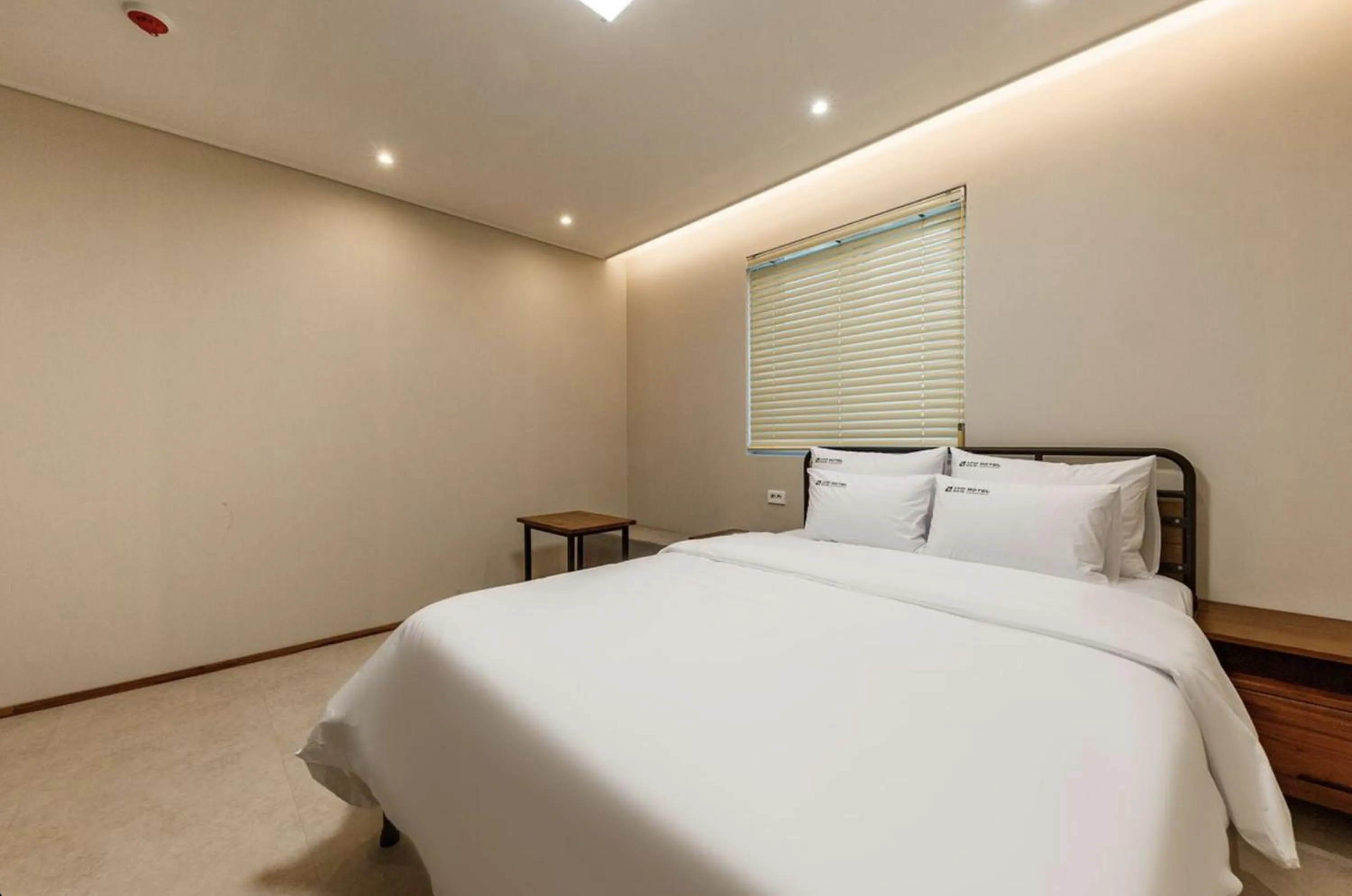 Bed in Gunsan LAONHAJE