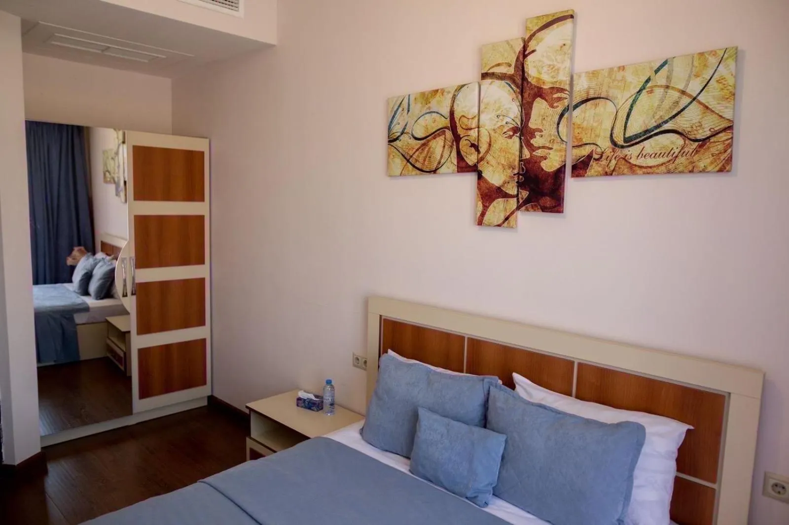 Bedroom, Bed in Elite Apartment