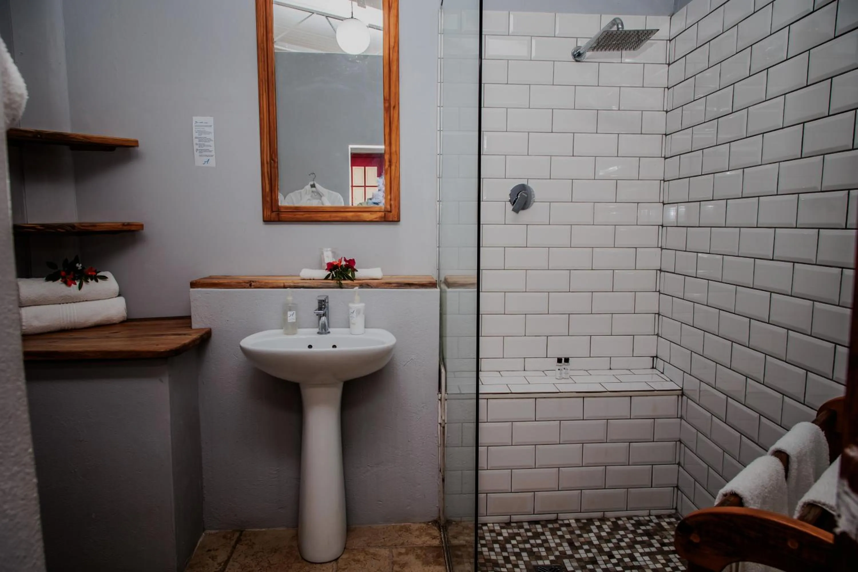 Shower in Aan de Oever Guesthouse