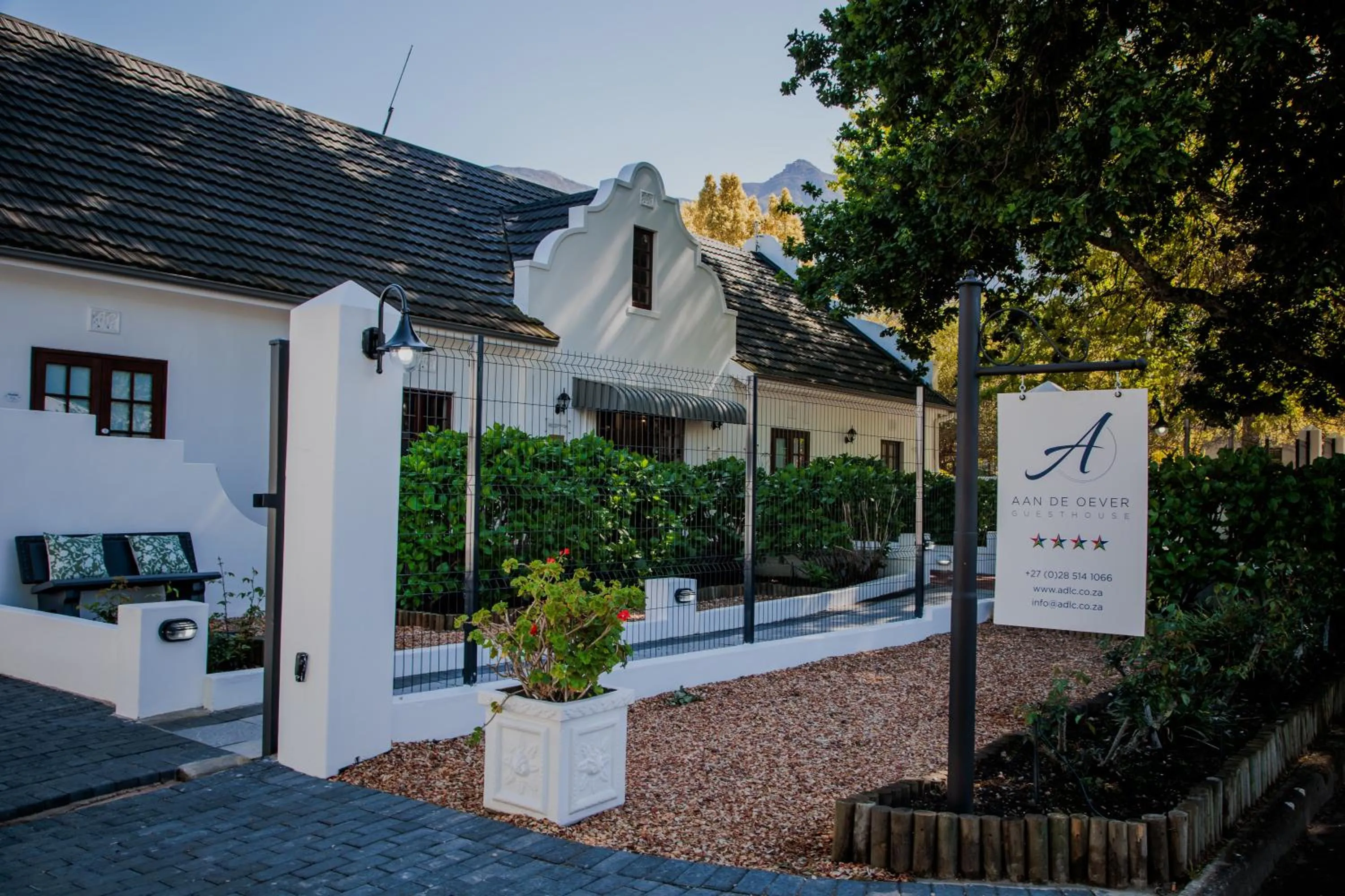 Property building in Aan de Oever Guesthouse