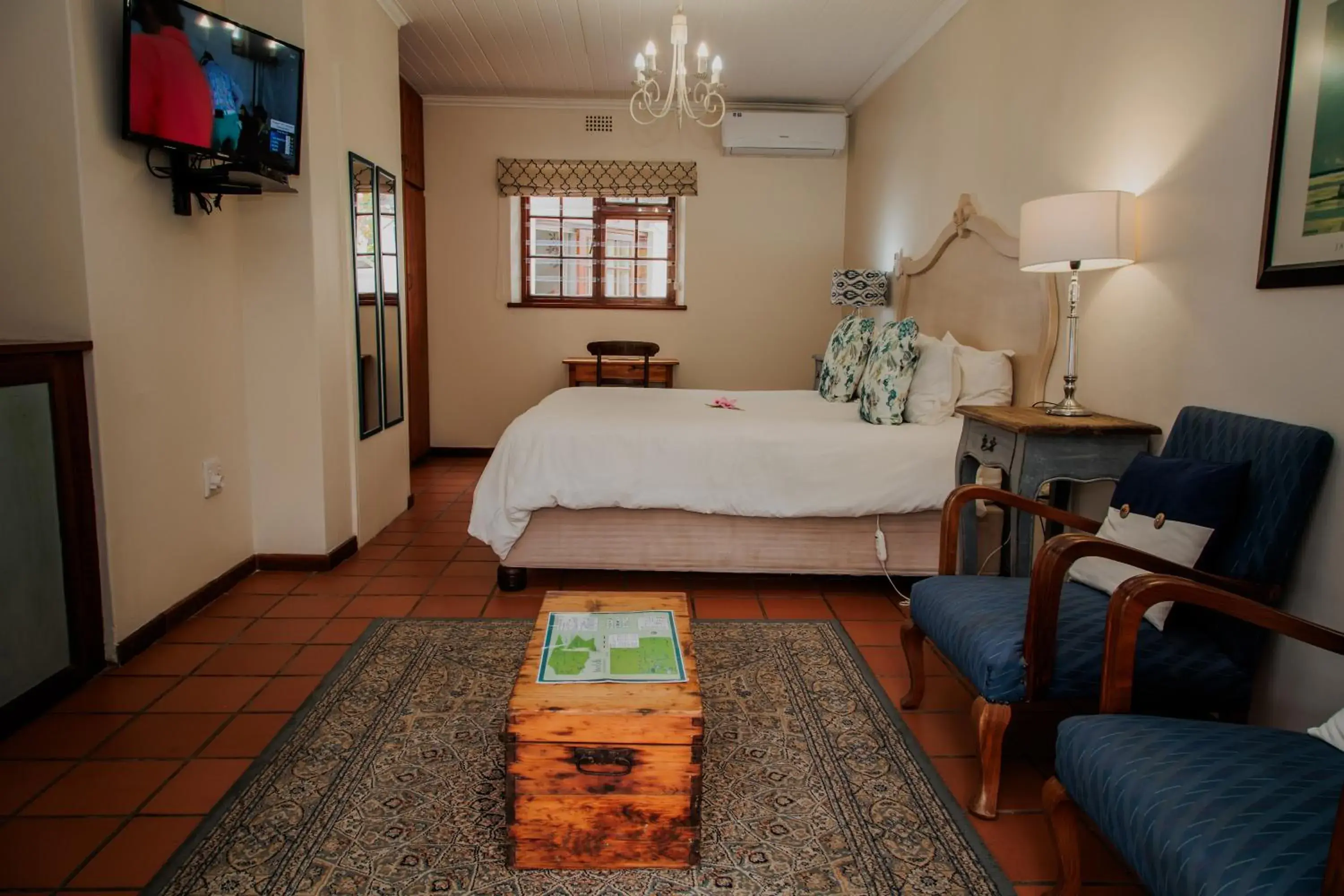 Double or Twin Room with Mountain View in Aan de Oever Guesthouse Double or Twin Room with Mountain View in Aan de Oever Guesthouse