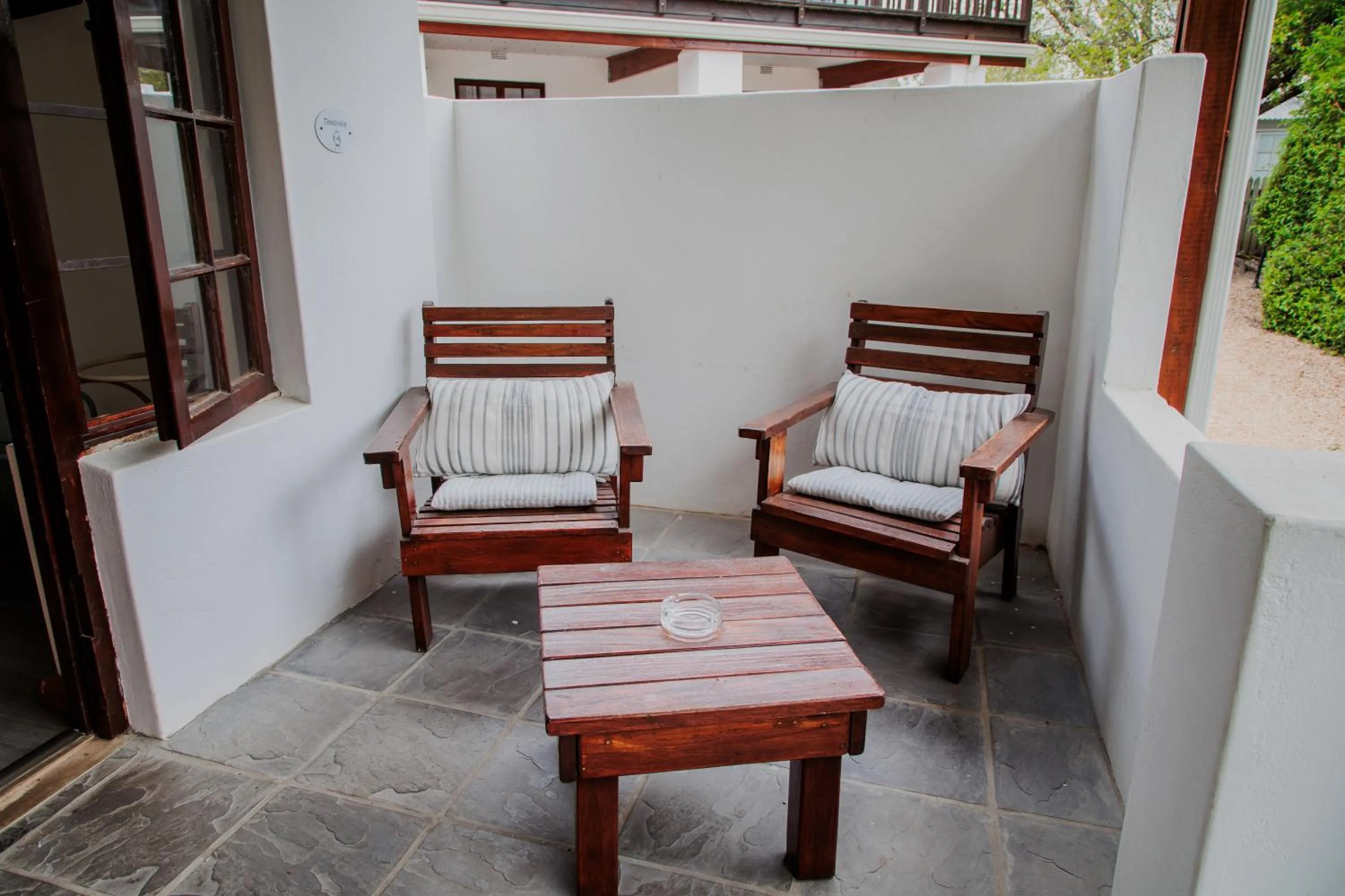 Seating area in Aan de Oever Guesthouse