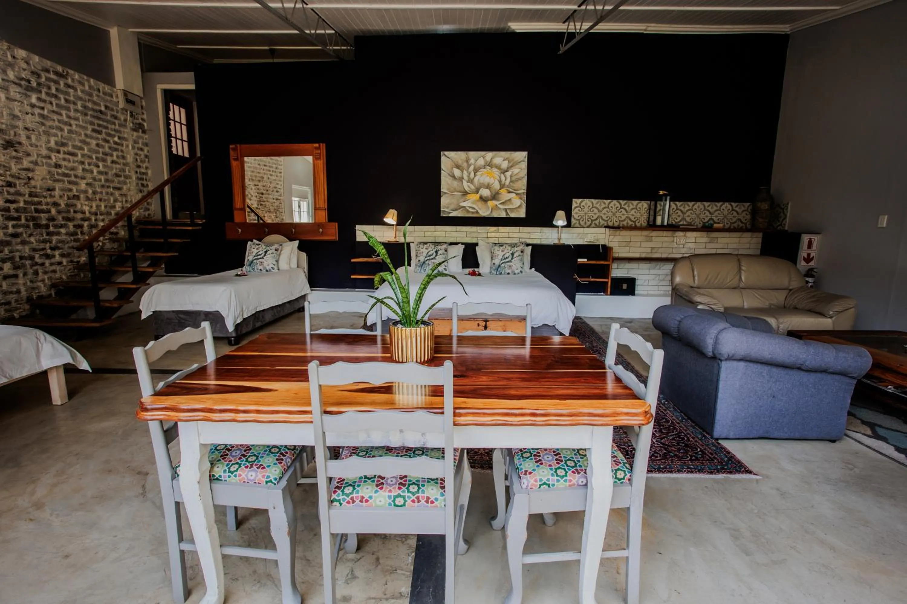 Dining area in Aan de Oever Guesthouse