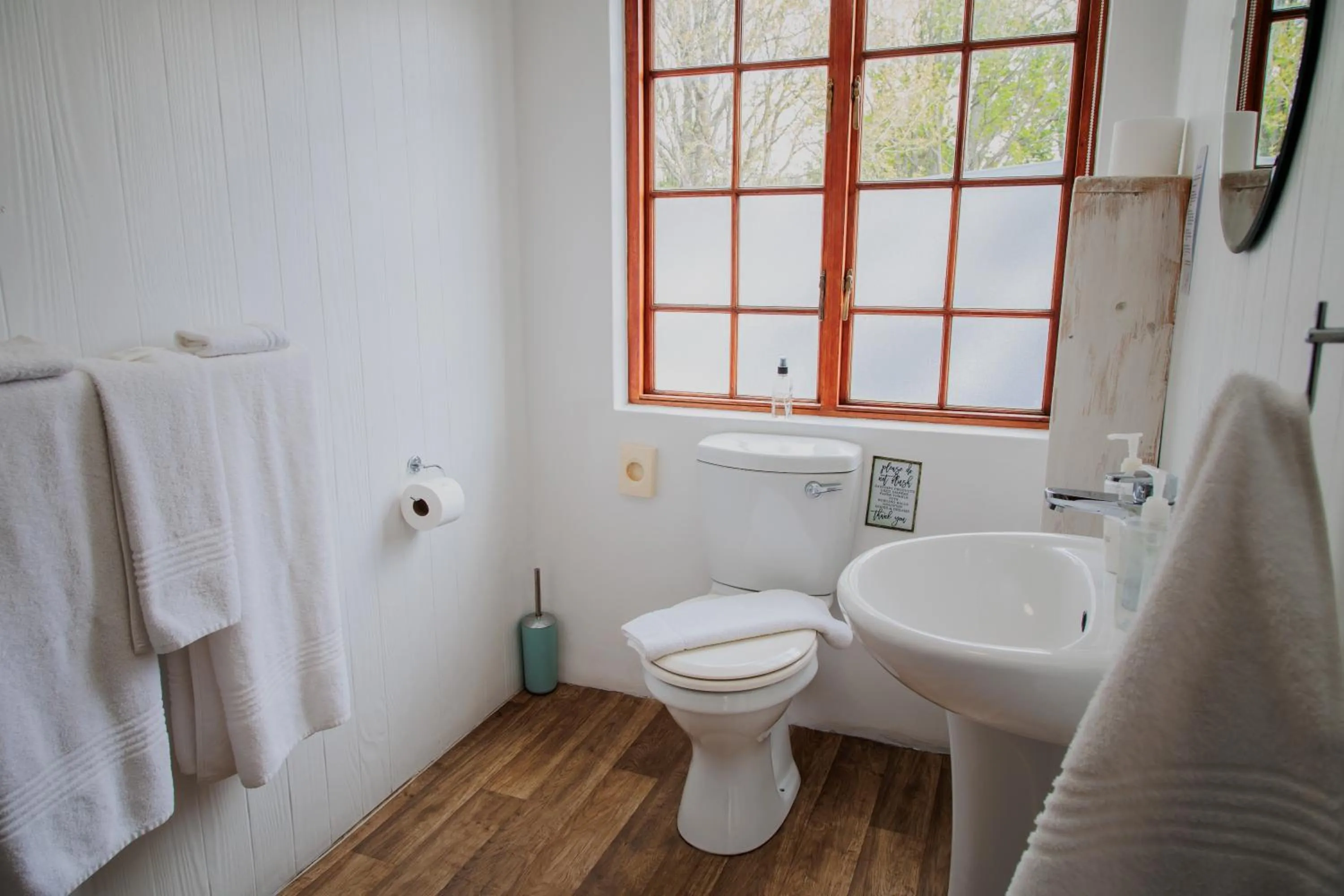 Toilet in Aan de Oever Guesthouse
