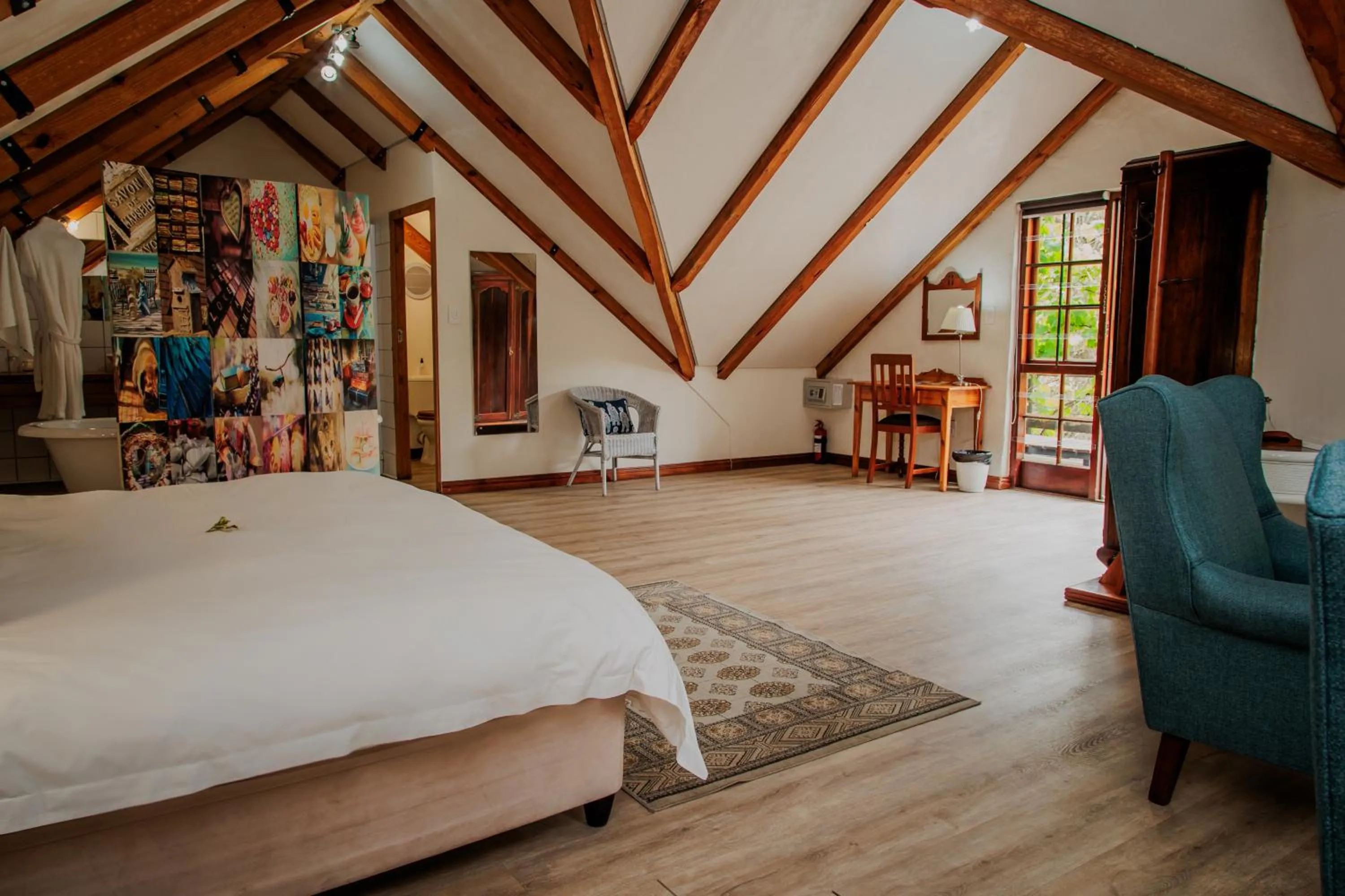 Bed in Aan de Oever Guesthouse