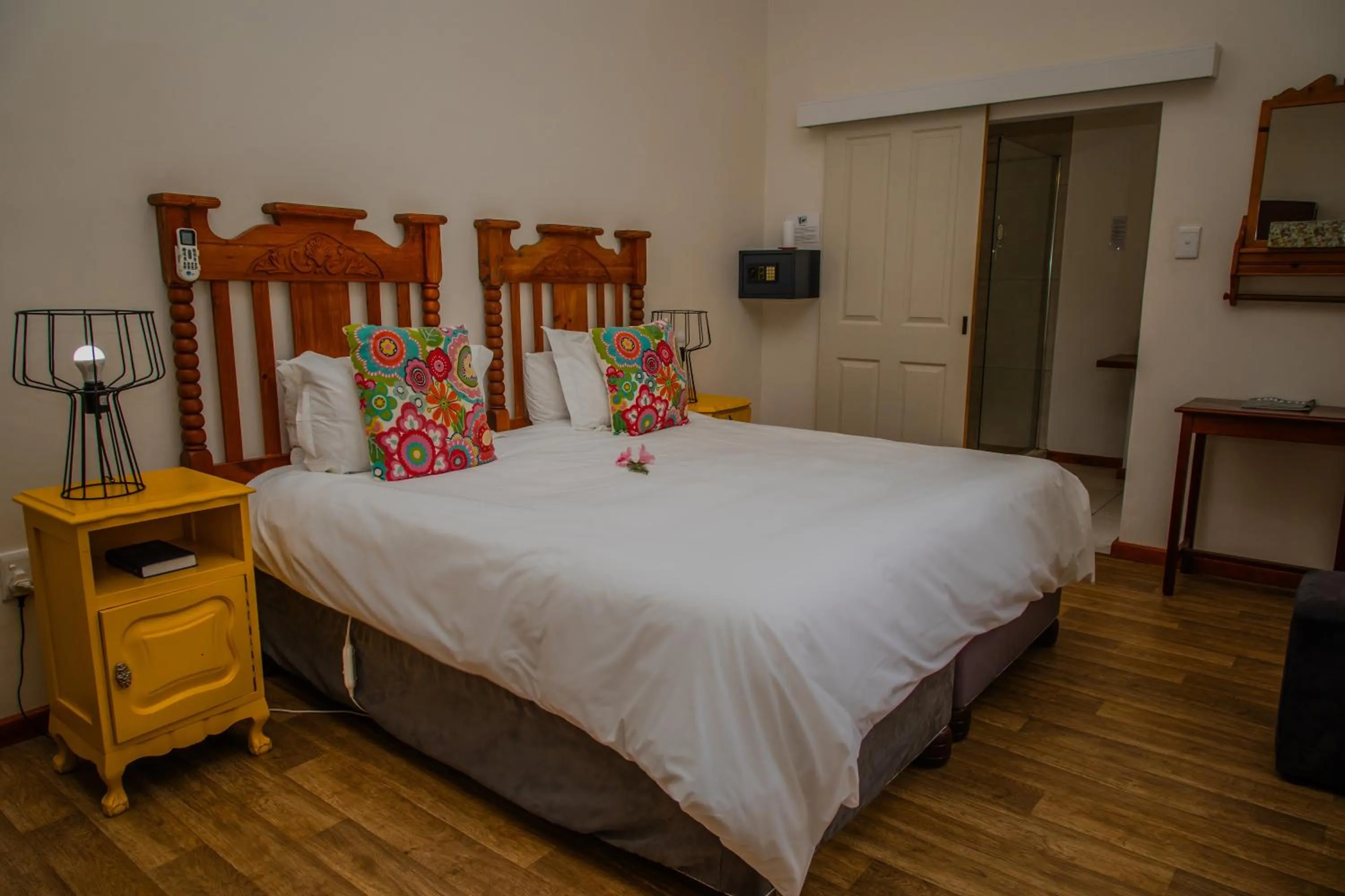 Bed in Aan de Oever Guesthouse