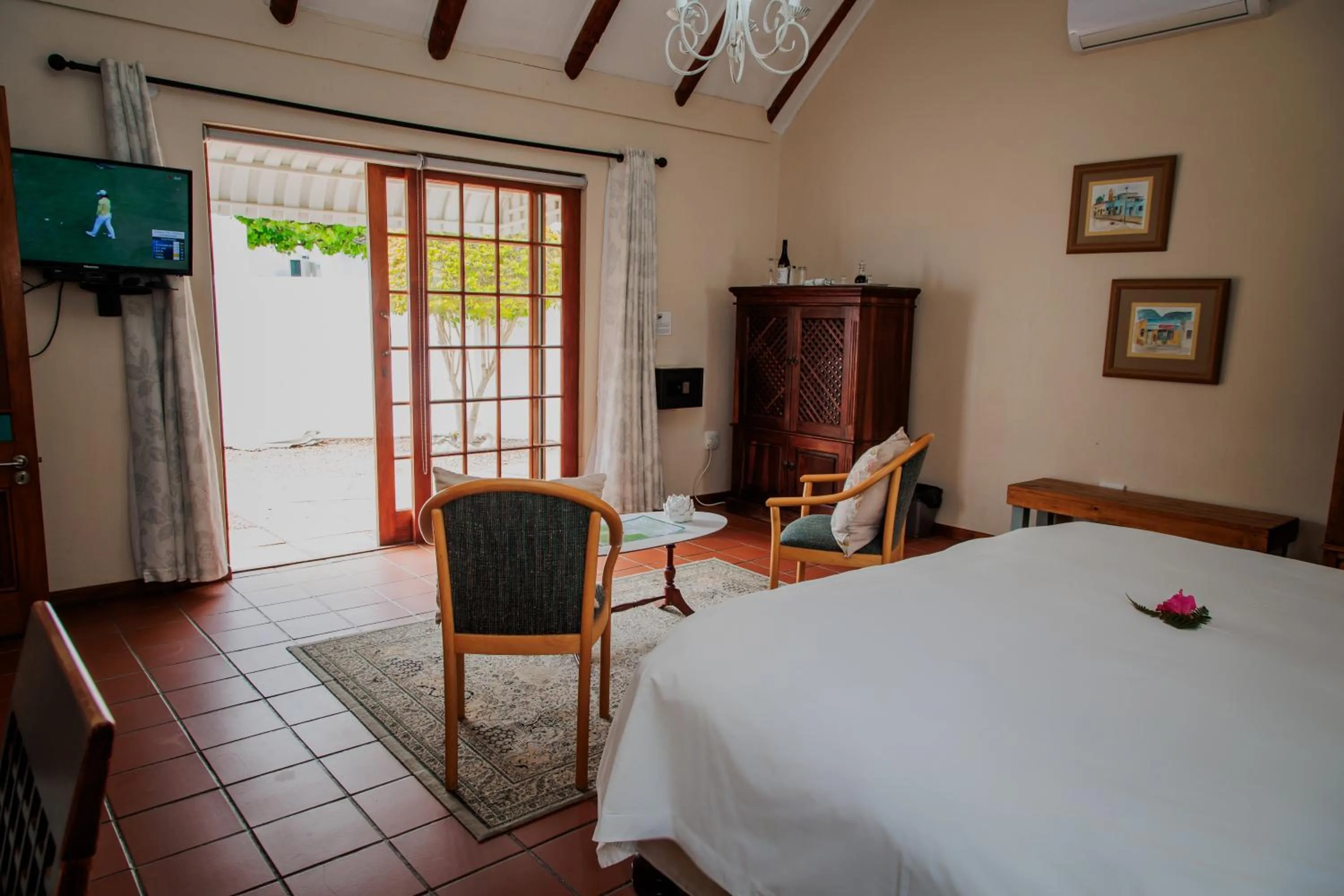 TV and multimedia, Bed in Aan de Oever Guesthouse