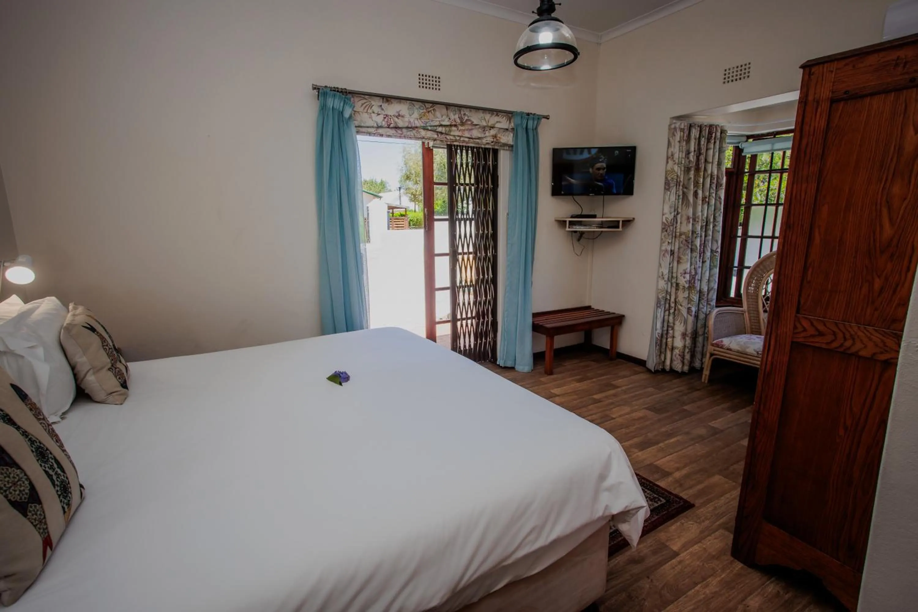 Bed in Aan de Oever Guesthouse