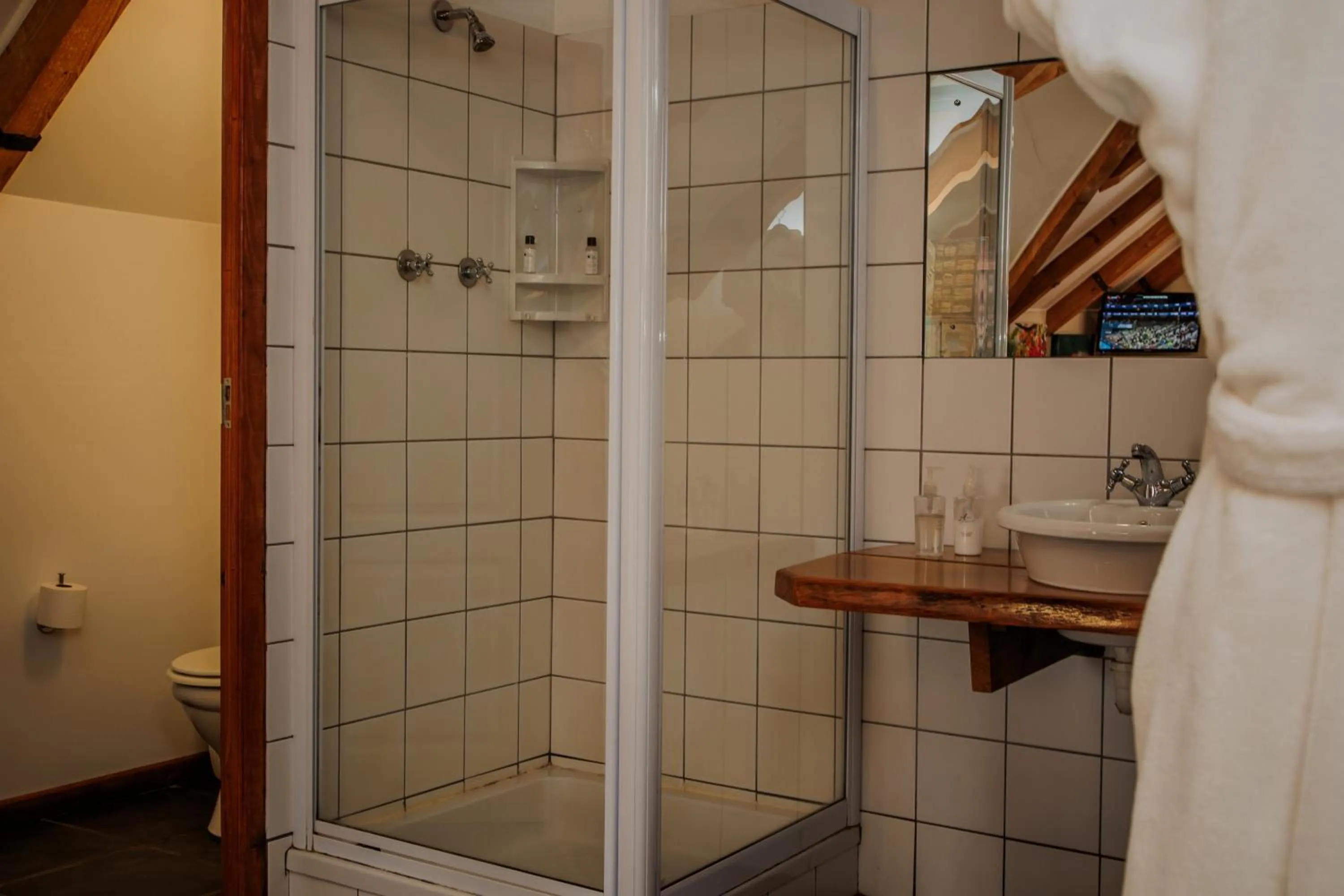 Shower in Aan de Oever Guesthouse