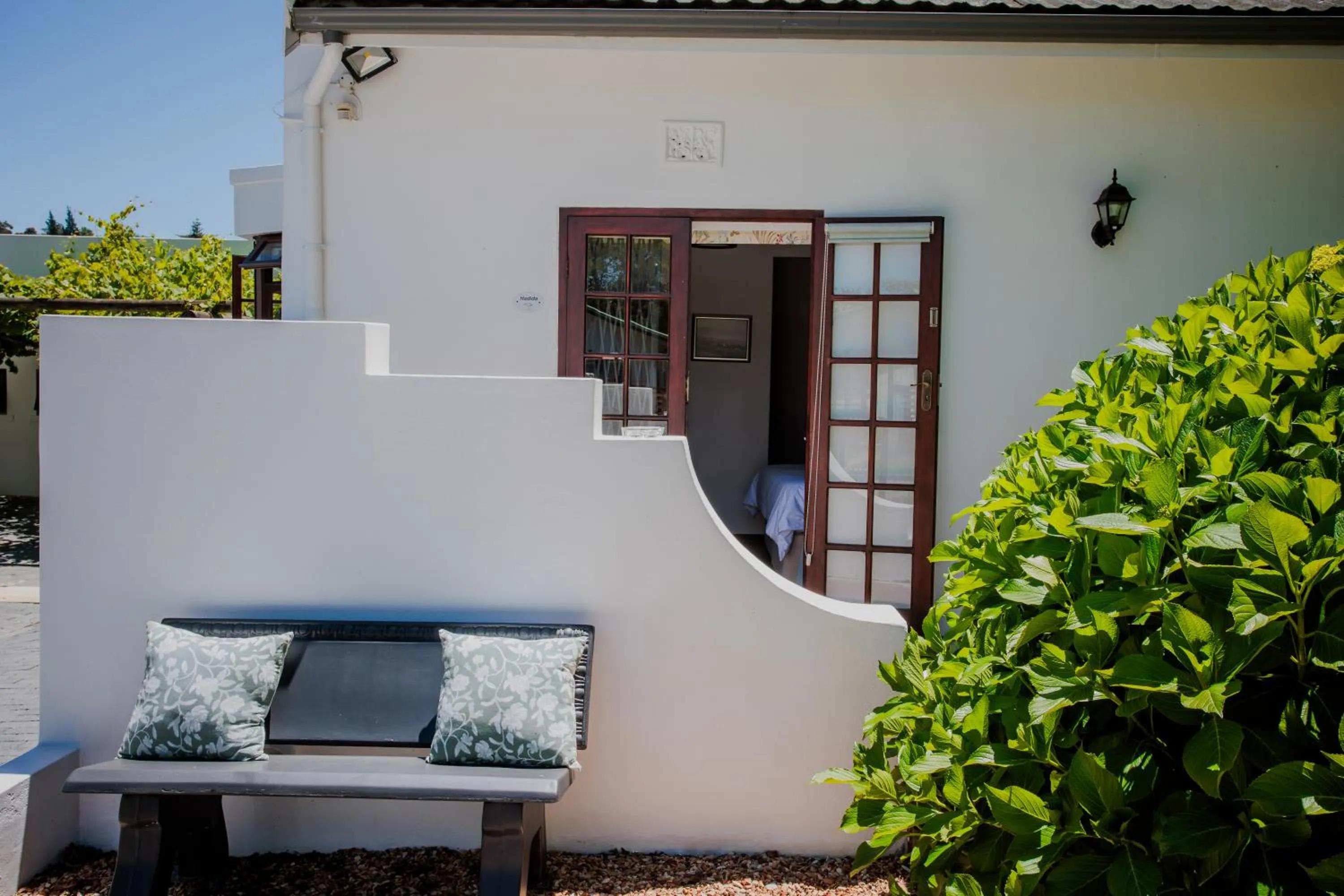 Facade/entrance in Aan de Oever Guesthouse