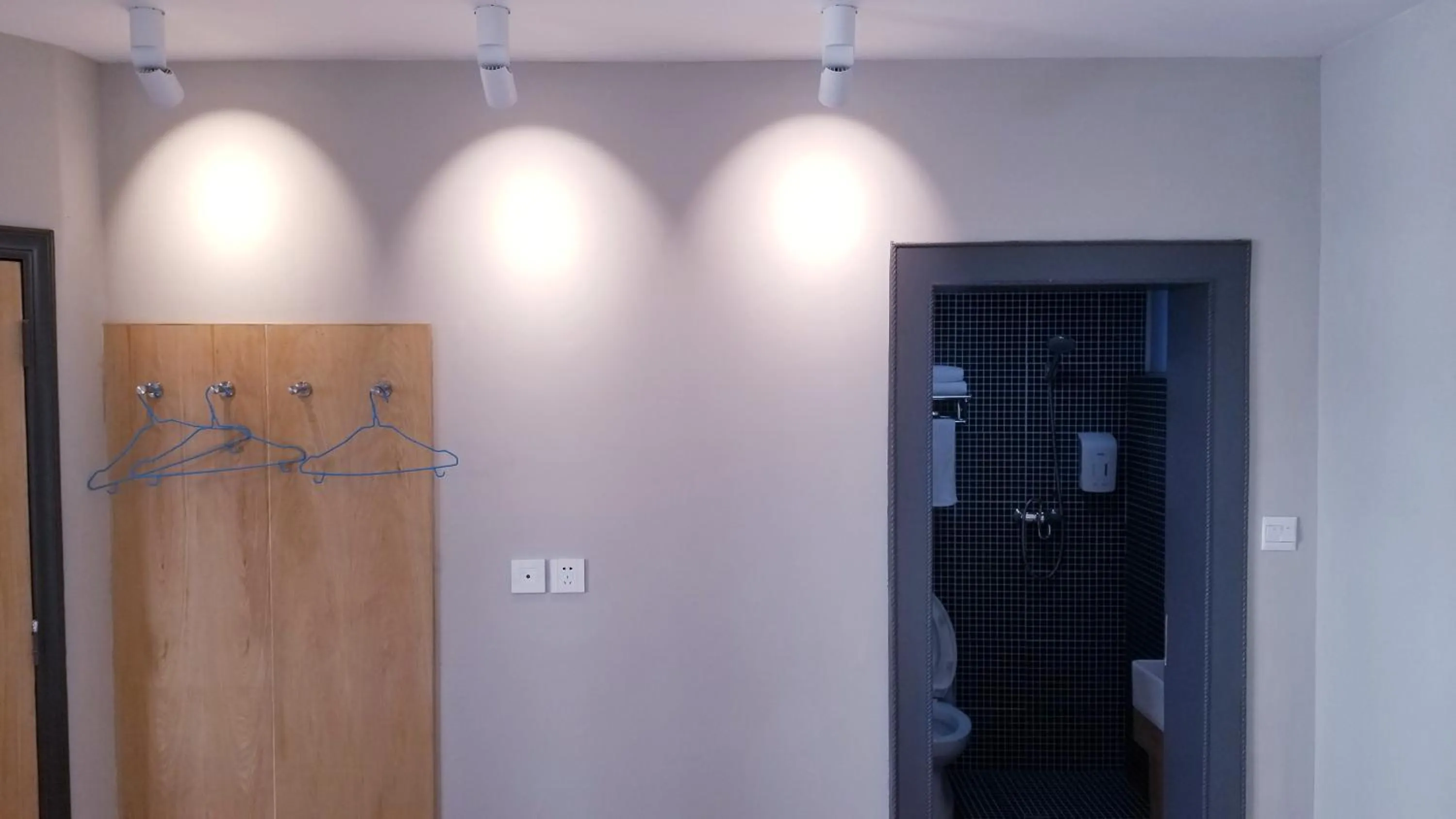 Decorative detail in Fengma Feiyang Hostel