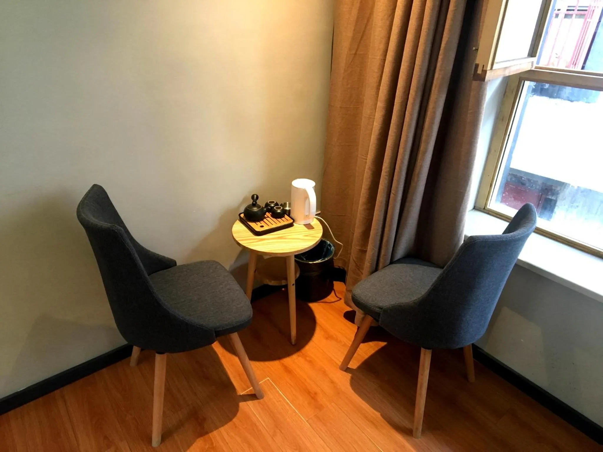 Decorative detail in Fengma Feiyang Hostel