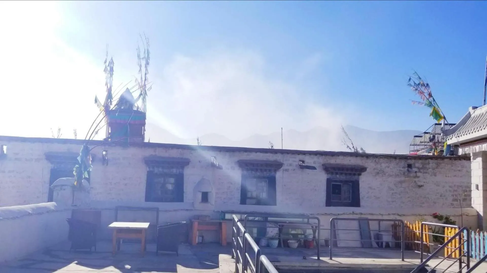 Balcony/Terrace in Fengma Feiyang Hostel