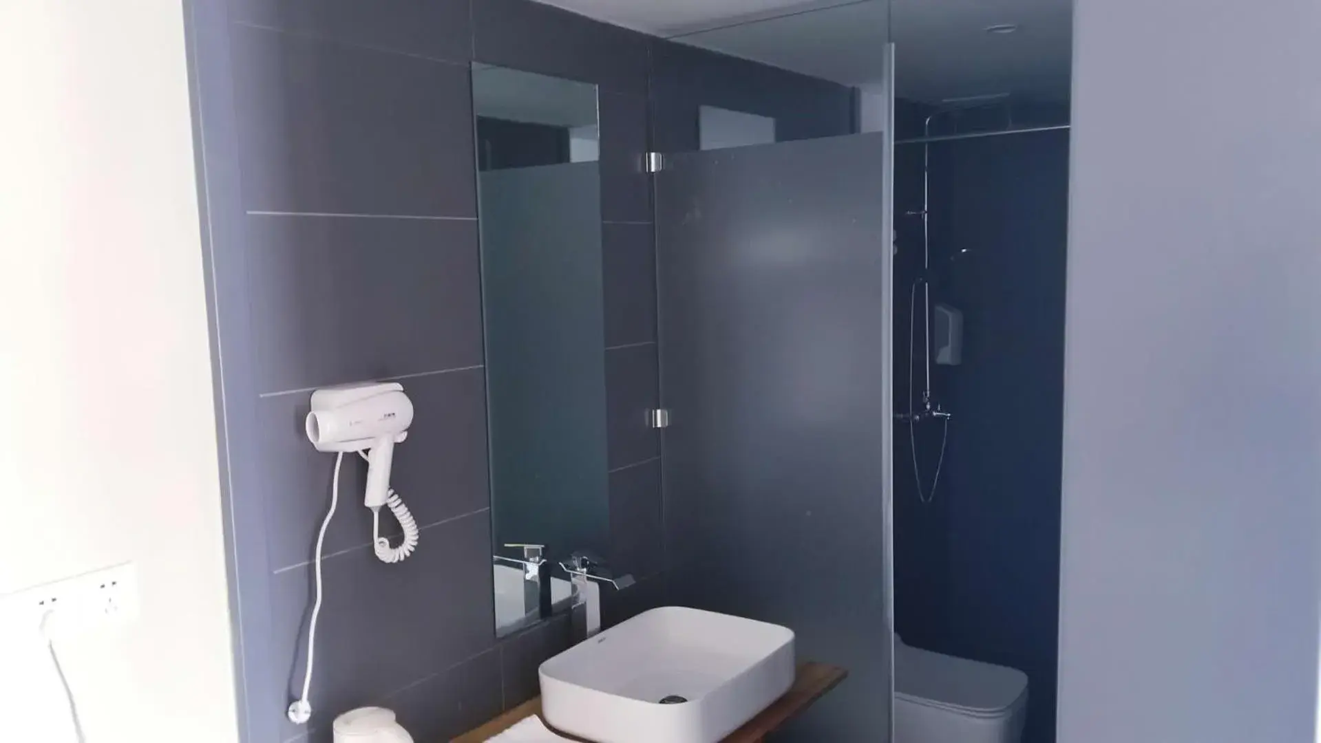 Queen Room with Balcony in Fengma Feiyang Hostel Queen Room with Balcony in Fengma Feiyang Hostel