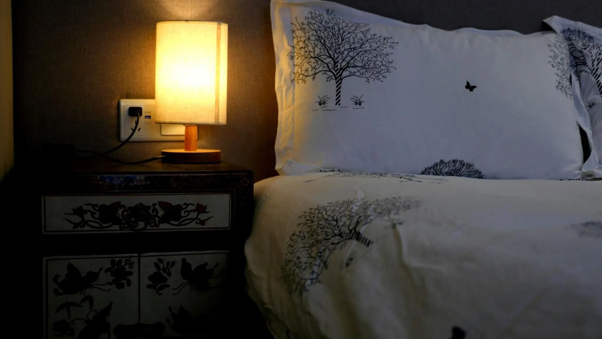 Decorative detail, Bed in Fengma Feiyang Hostel