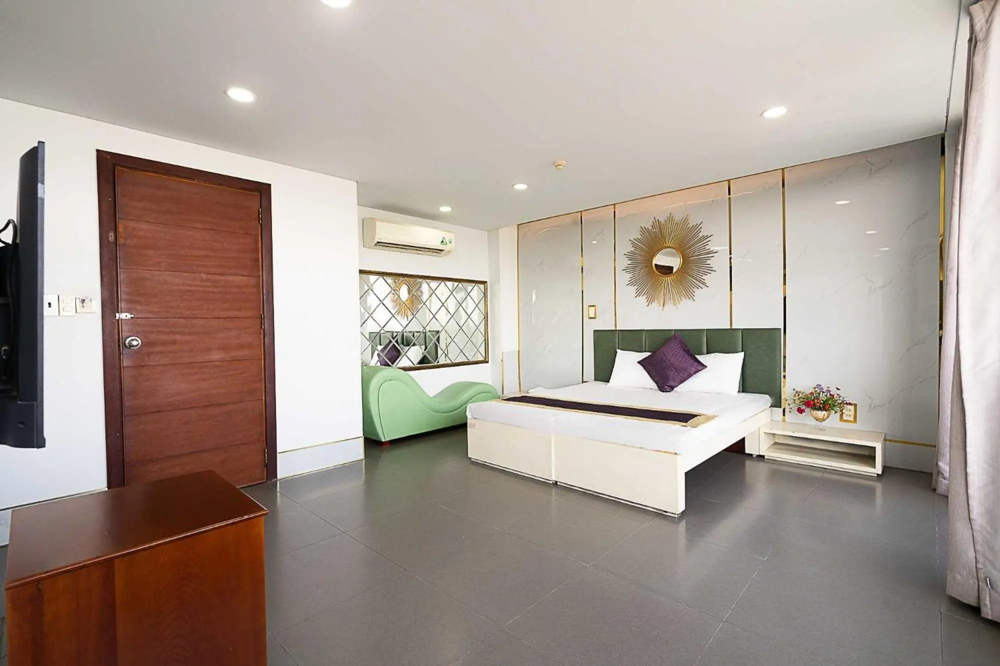 Bedroom, Bed in Collection O Duc Dat Hotel - Go Vap District