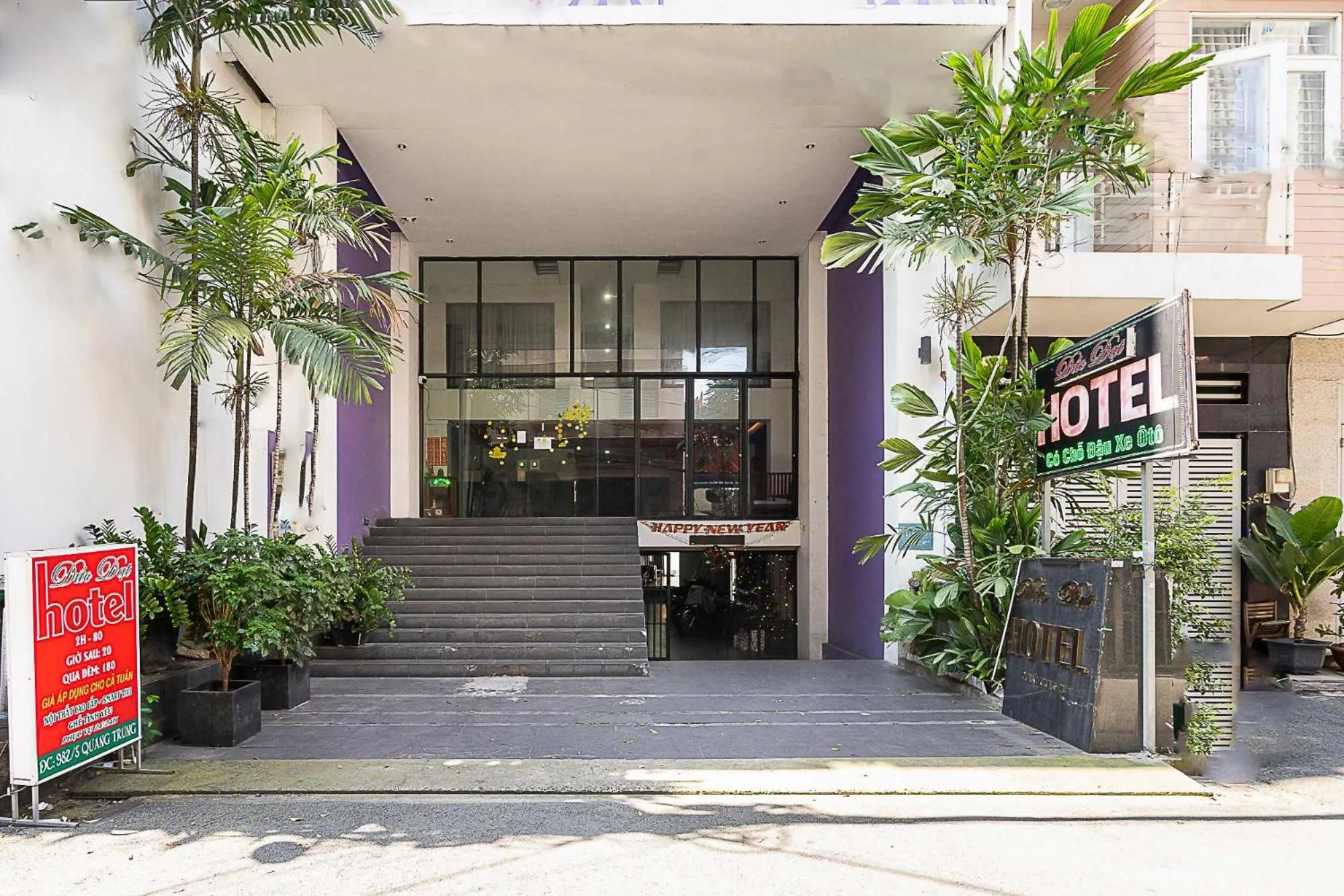 Facade/entrance in Collection O Duc Dat Hotel - Go Vap District