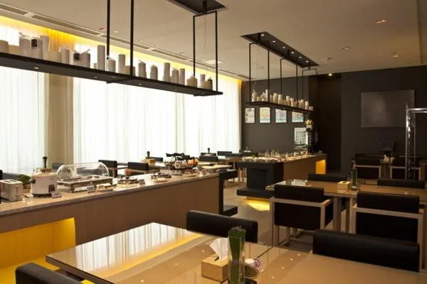 Restaurant/places to eat in Jinjiang Inn Fuzhou Cangshan Olympic Centre