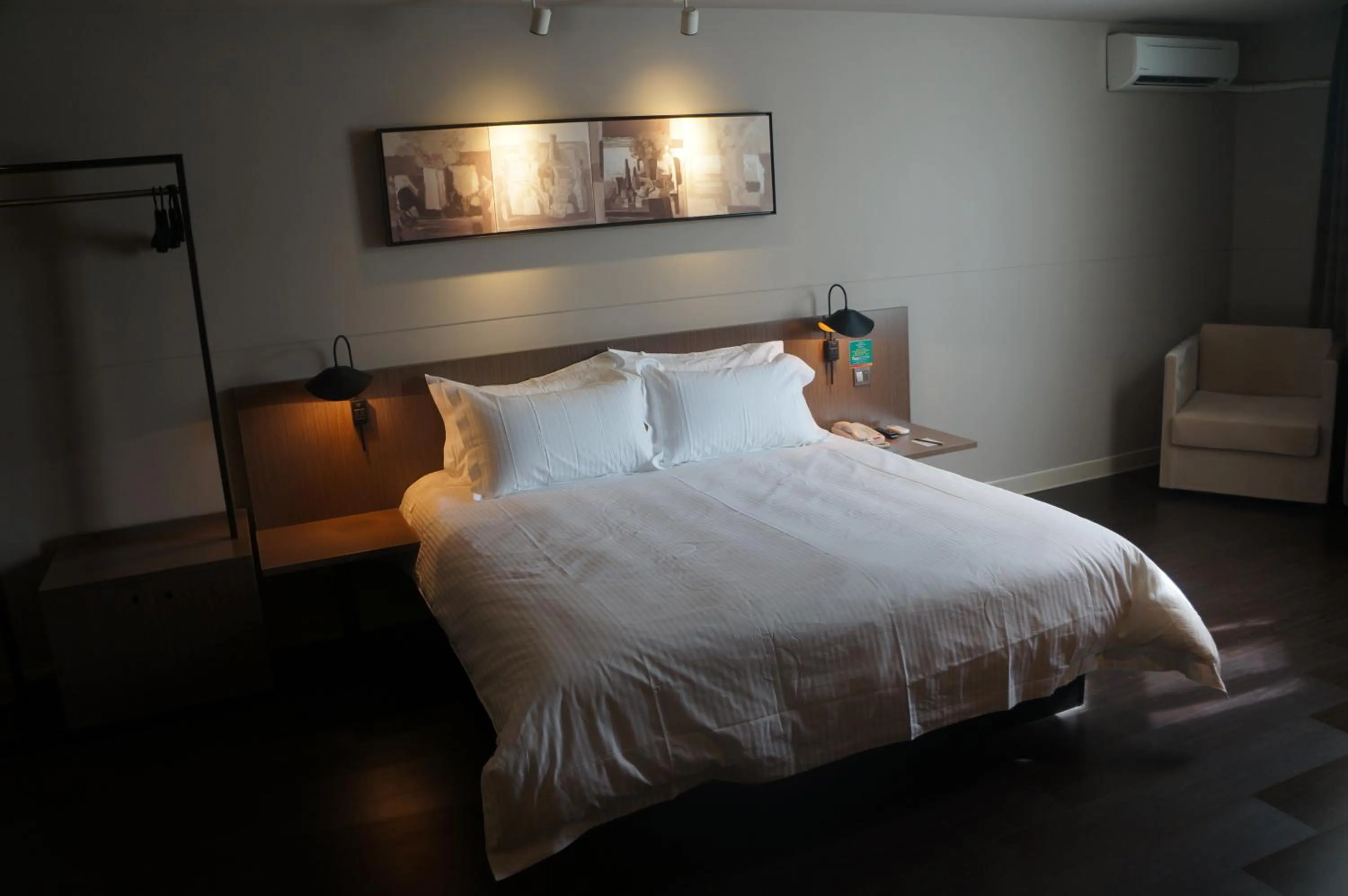 Bedroom, Bed in Jinjiang Inn Haikou Guomao Jinlong Road
