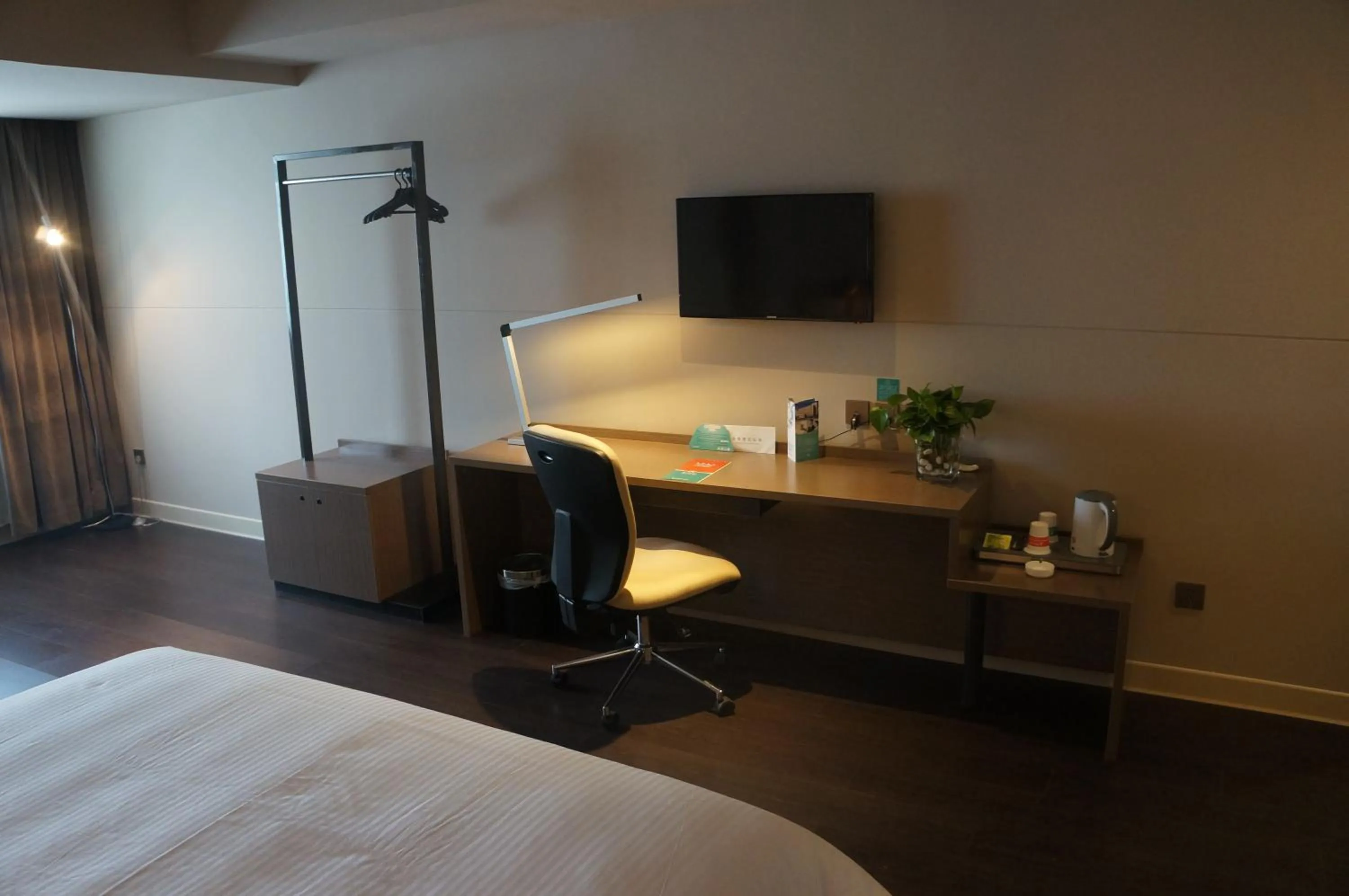 TV and multimedia, Bed in Jinjiang Inn Haikou Guomao Jinlong Road