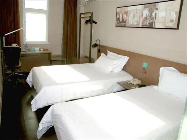 Bed in Jinjiang Inn Shenyang Middle Street Pedestrain