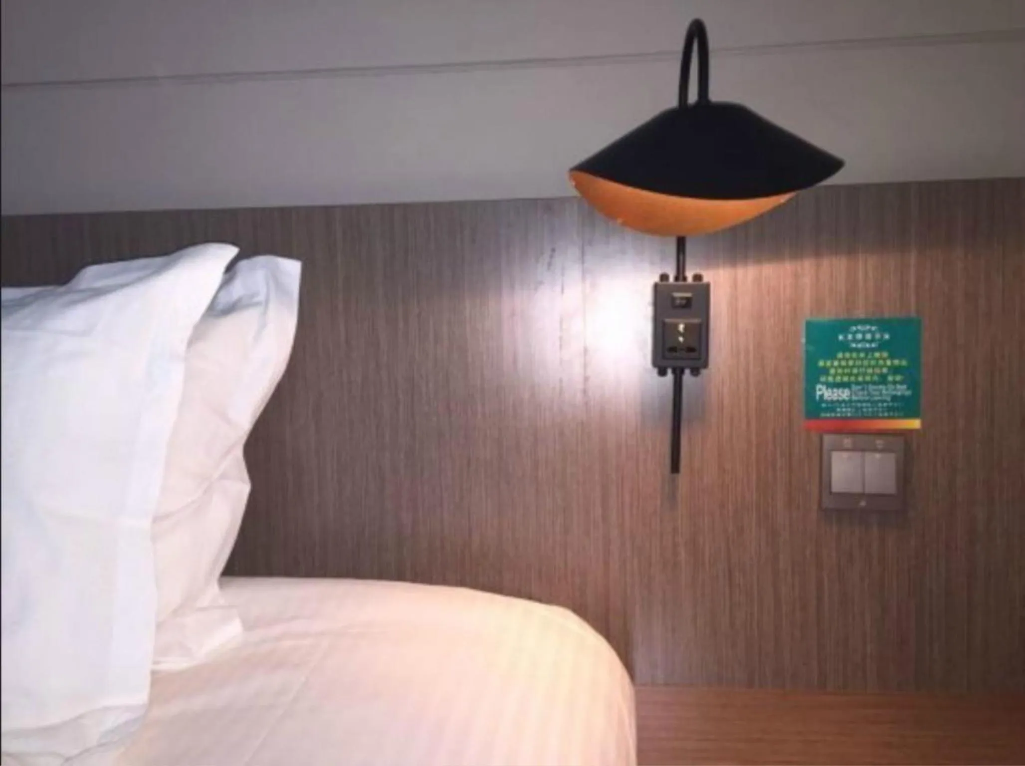 Decorative detail, Bed in Jinjiang Inn Shenyang North Railway Station Huigong Square